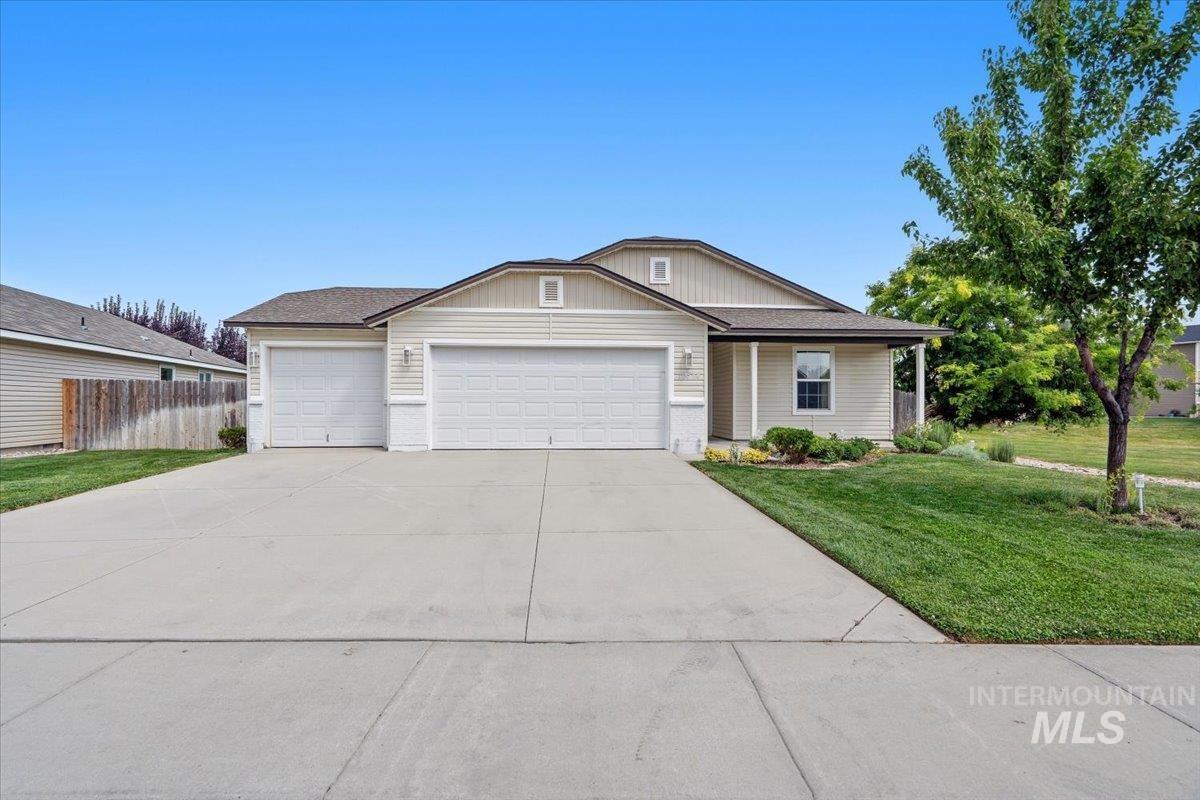 19644 W Wilderness Drive, Caldwell, Idaho 83605, 3 Bedrooms, 2 Bathrooms, Residential For Sale, Price $359,999,MLS 98996332