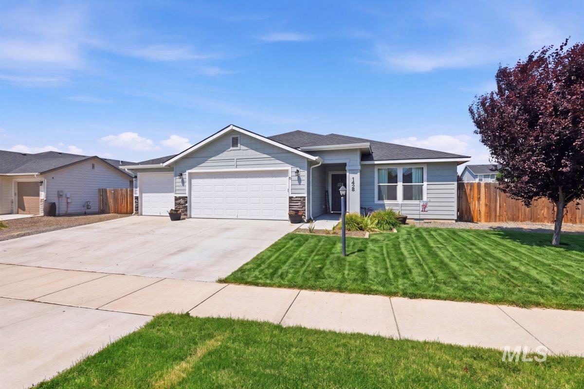 1428 Gold St, Middleton, Idaho 83644, 3 Bedrooms, 2 Bathrooms, Residential For Sale, Price $419,900,MLS 98996335