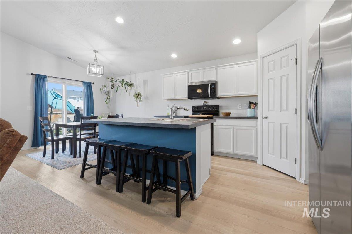 1428 Gold St, Middleton, Idaho 83644, 3 Bedrooms, 2 Bathrooms, Residential For Sale, Price $419,900,MLS 98996335