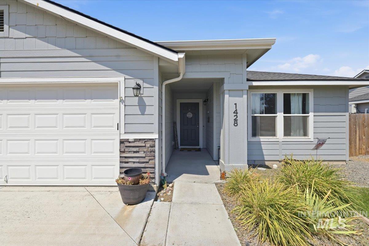 1428 Gold St, Middleton, Idaho 83644, 3 Bedrooms, 2 Bathrooms, Residential For Sale, Price $419,900,MLS 98996335