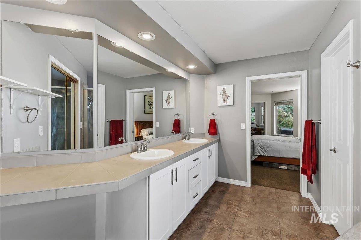 8001 W Innsbrook Ct, Boise, Idaho 83704, 5 Bedrooms, 2.5 Bathrooms, Residential For Sale, Price $724,900, 98996337