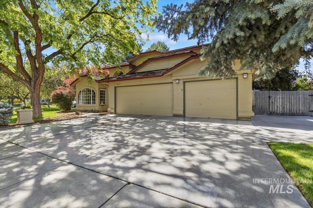 8001 W Innsbrook Ct, Boise, Idaho 83704, 5 Bedrooms, 2.5 Bathrooms, Residential For Sale, Price $724,900, 98996337