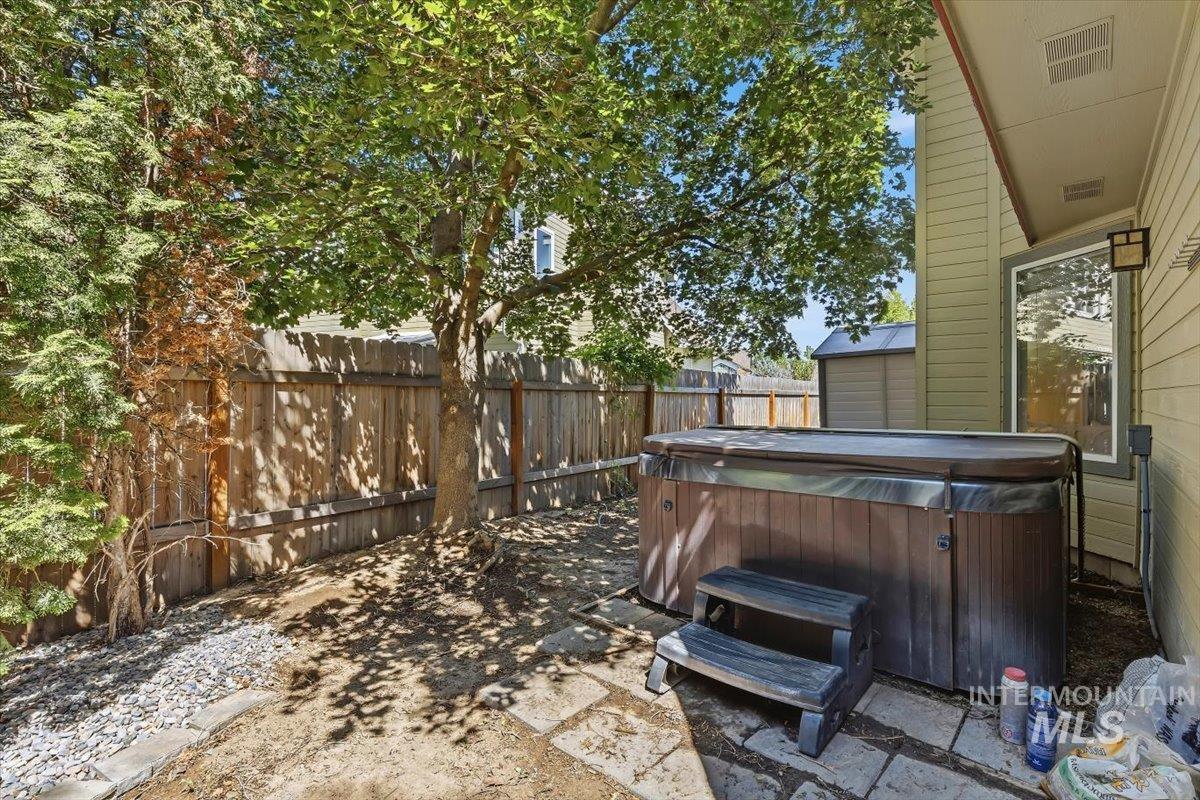 8001 W Innsbrook Ct, Boise, Idaho 83704, 5 Bedrooms, 2.5 Bathrooms, Residential For Sale, Price $724,900, 98996337