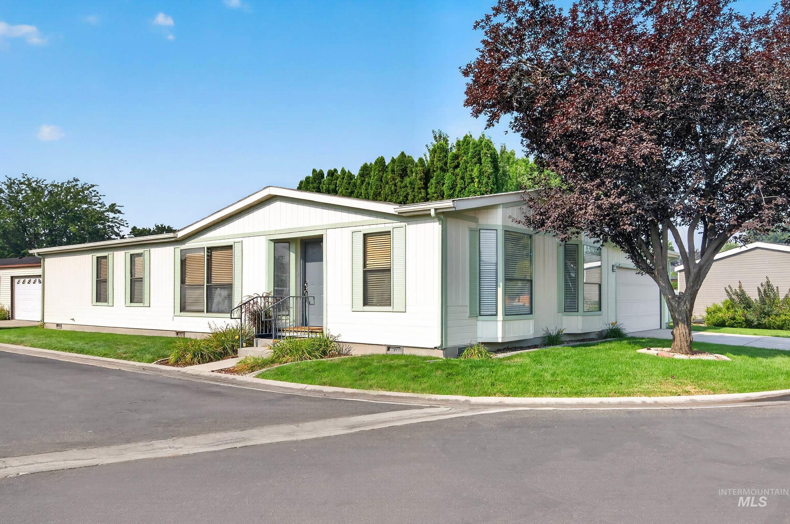 591 S Mataro Lane, Boise, Idaho 83709, 3 Bedrooms, 2 Bathrooms, Residential For Sale, Price $379,000,MLS 98996339