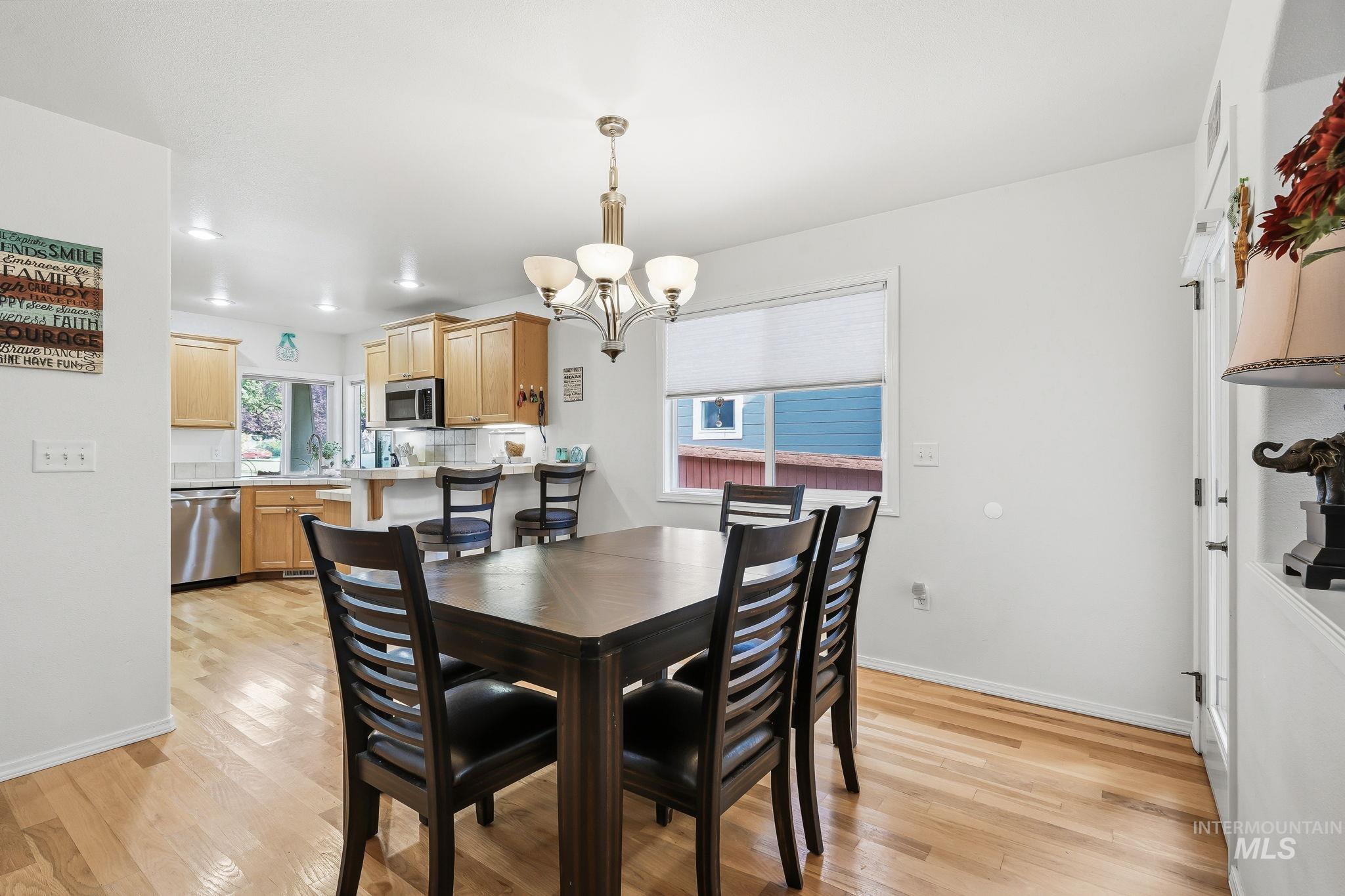 648 S Torino Ave, Meridian, Idaho 83642, 3 Bedrooms, 2.5 Bathrooms, Residential For Sale, Price $499,900,MLS 98996340