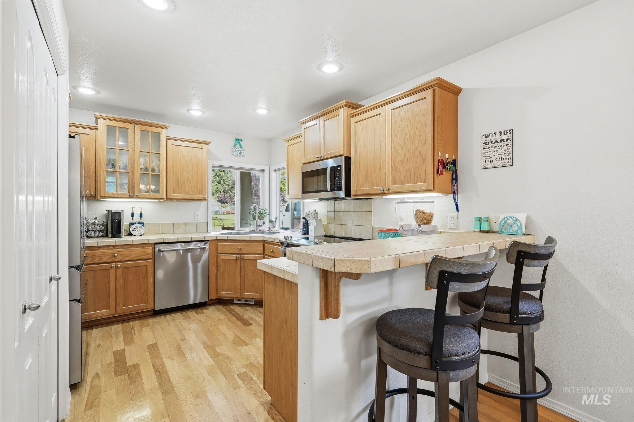 648 S Torino Ave, Meridian, Idaho 83642, 3 Bedrooms, 2.5 Bathrooms, Residential For Sale, Price $499,900,MLS 98996340