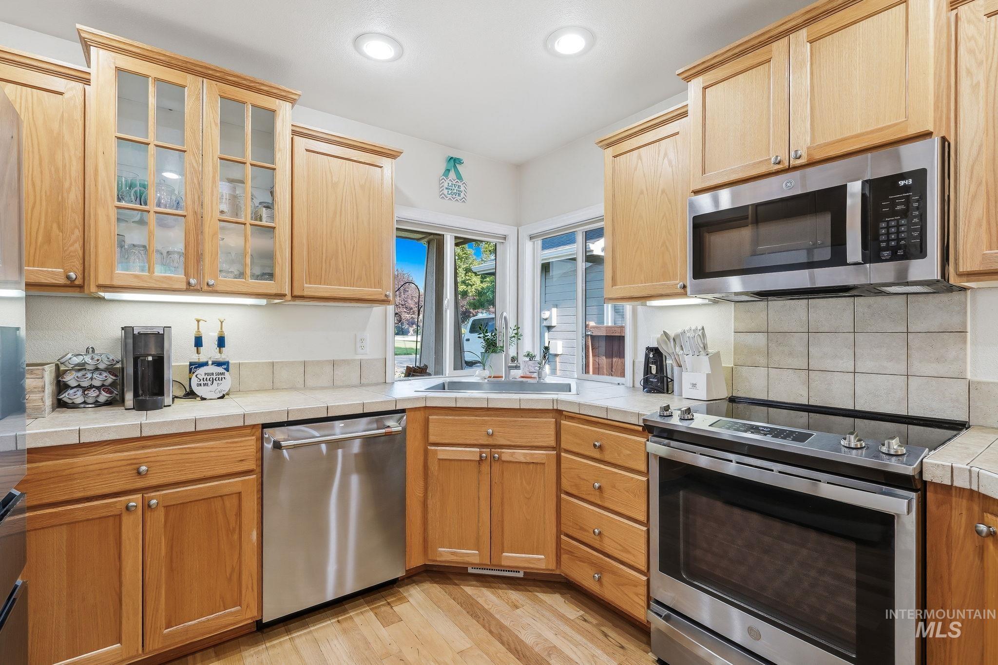 648 S Torino Ave, Meridian, Idaho 83642, 3 Bedrooms, 2.5 Bathrooms, Residential For Sale, Price $499,900,MLS 98996340