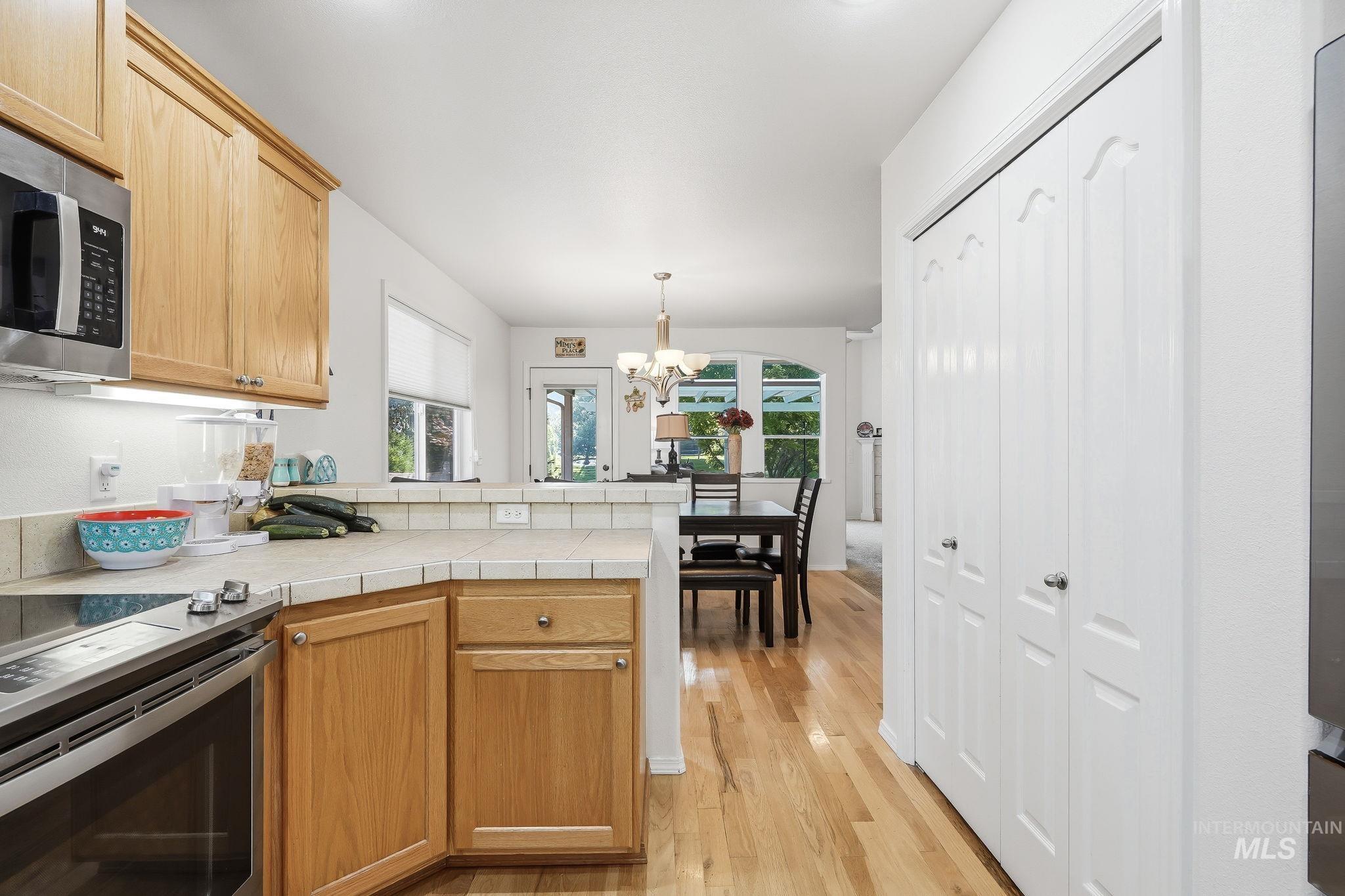 648 S Torino Ave, Meridian, Idaho 83642, 3 Bedrooms, 2.5 Bathrooms, Residential For Sale, Price $499,900,MLS 98996340