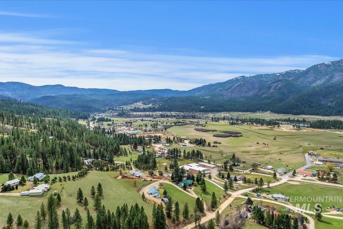 15 Granite Basin, Garden Valley, Idaho 83622, 3 Bedrooms, 2 Bathrooms, Residential For Sale, Price $525,000,MLS 98996341
