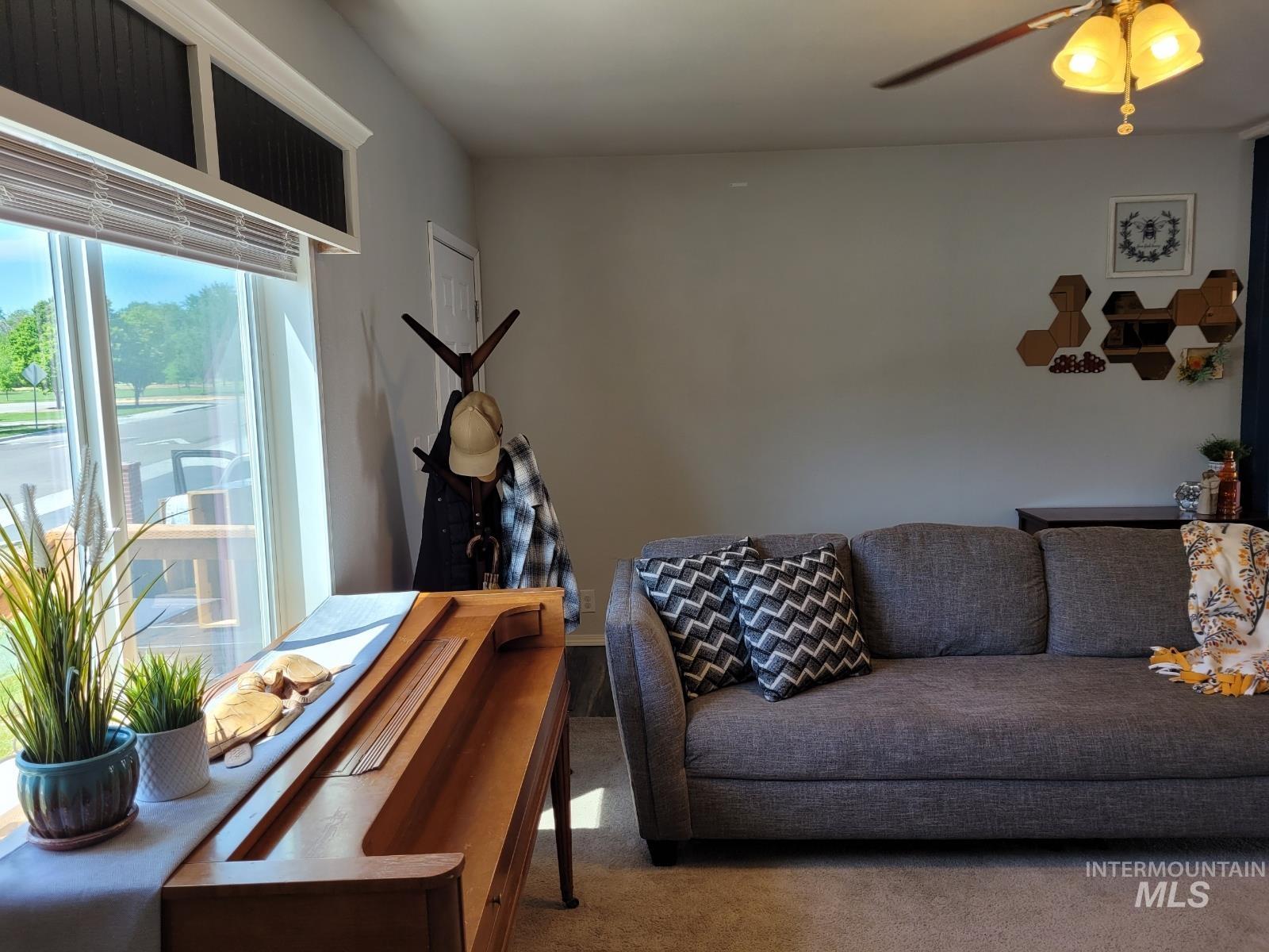2332 S Naclerio Lane, Boise, Idaho 83705, 3 Bedrooms, 2 Bathrooms, Residential For Sale, Price $149,900,MLS 98996343