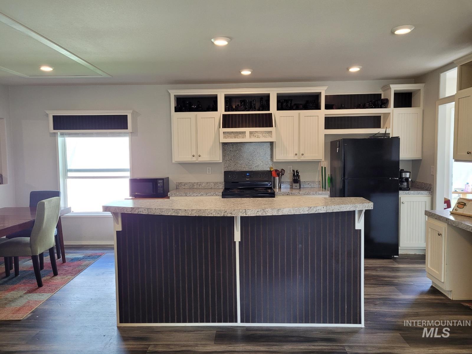 2332 S Naclerio Lane, Boise, Idaho 83705, 3 Bedrooms, 2 Bathrooms, Residential For Sale, Price $149,900,MLS 98996343