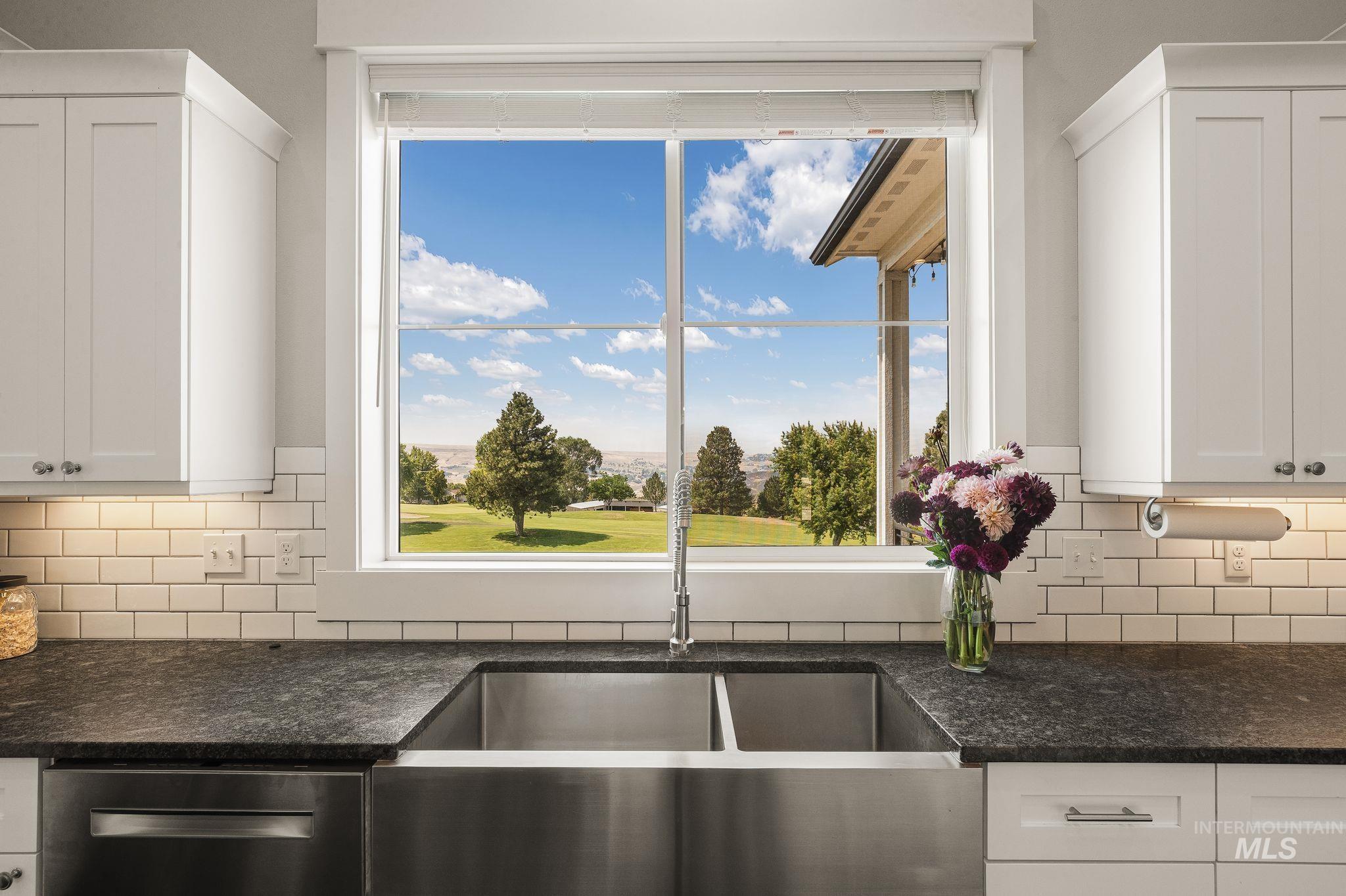 3986 Foothills Drive, Lewiston, Idaho 83501, 4 Bedrooms, 4 Bathrooms, Residential For Sale, Price $1,099,000, 98996344