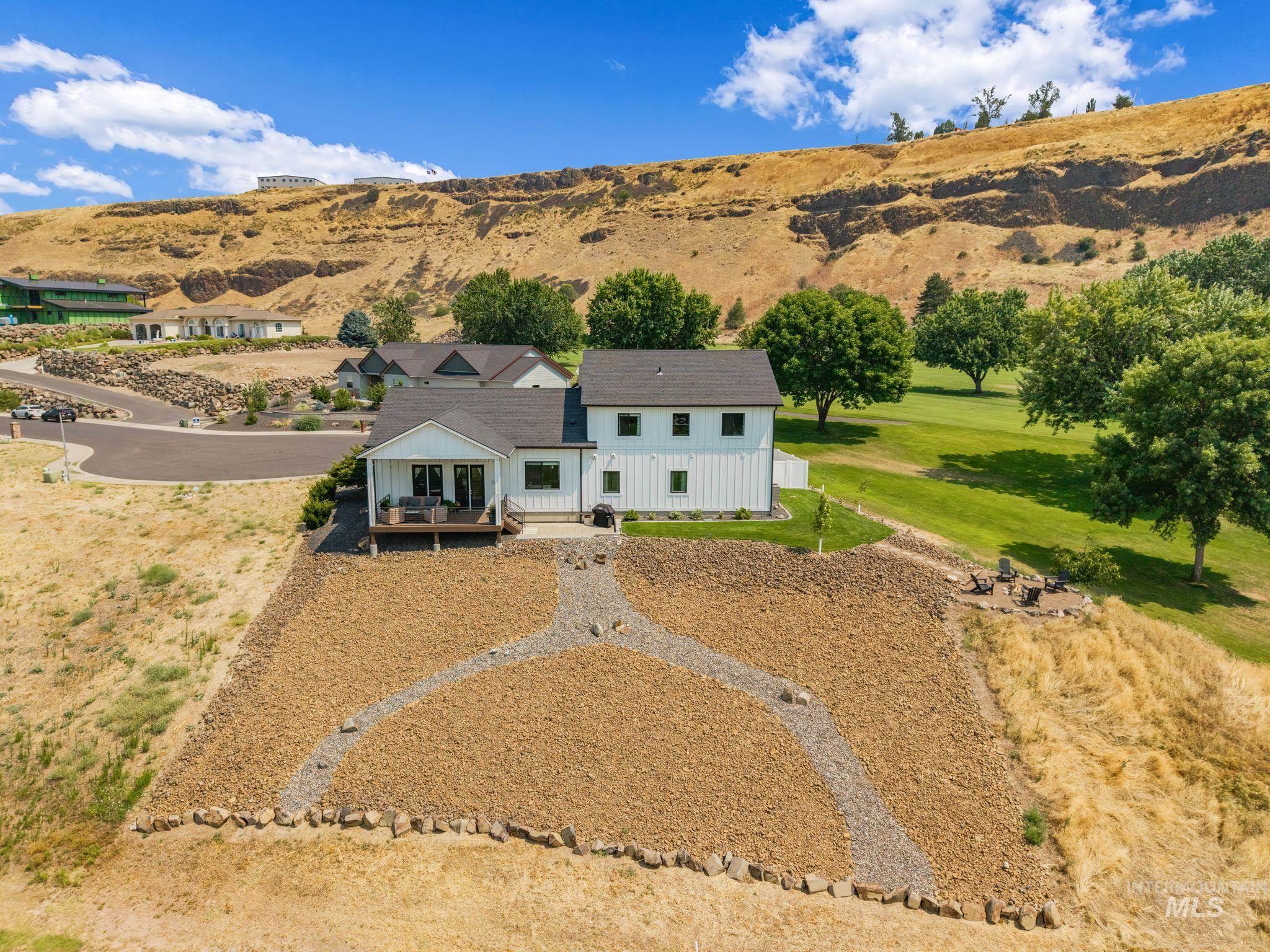 3986 Foothills Drive, Lewiston, Idaho 83501, 4 Bedrooms, 4 Bathrooms, Residential For Sale, Price $1,099,000, 98996344