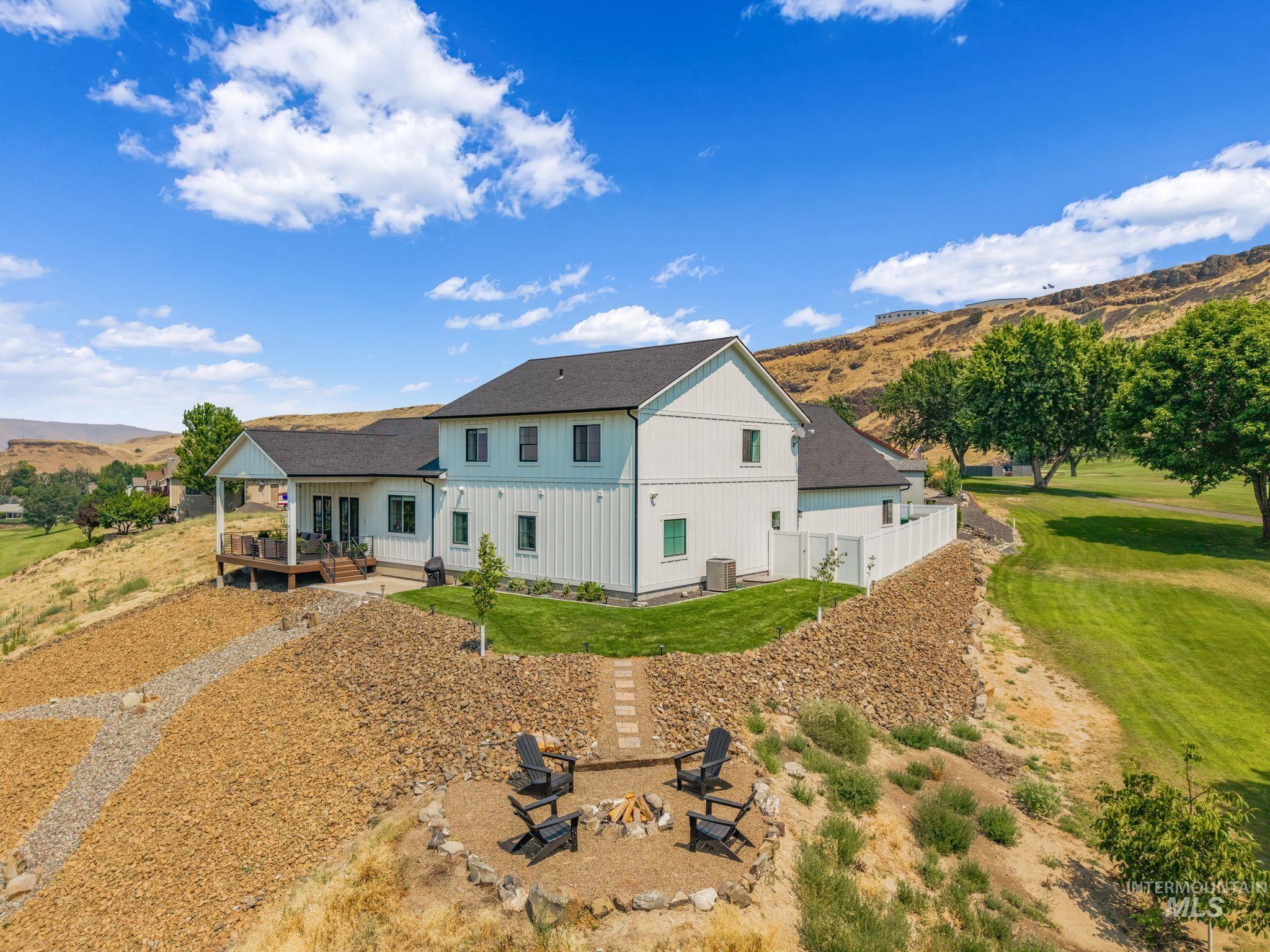 3986 Foothills Drive, Lewiston, Idaho 83501, 4 Bedrooms, 4 Bathrooms, Residential For Sale, Price $1,099,000, 98996344