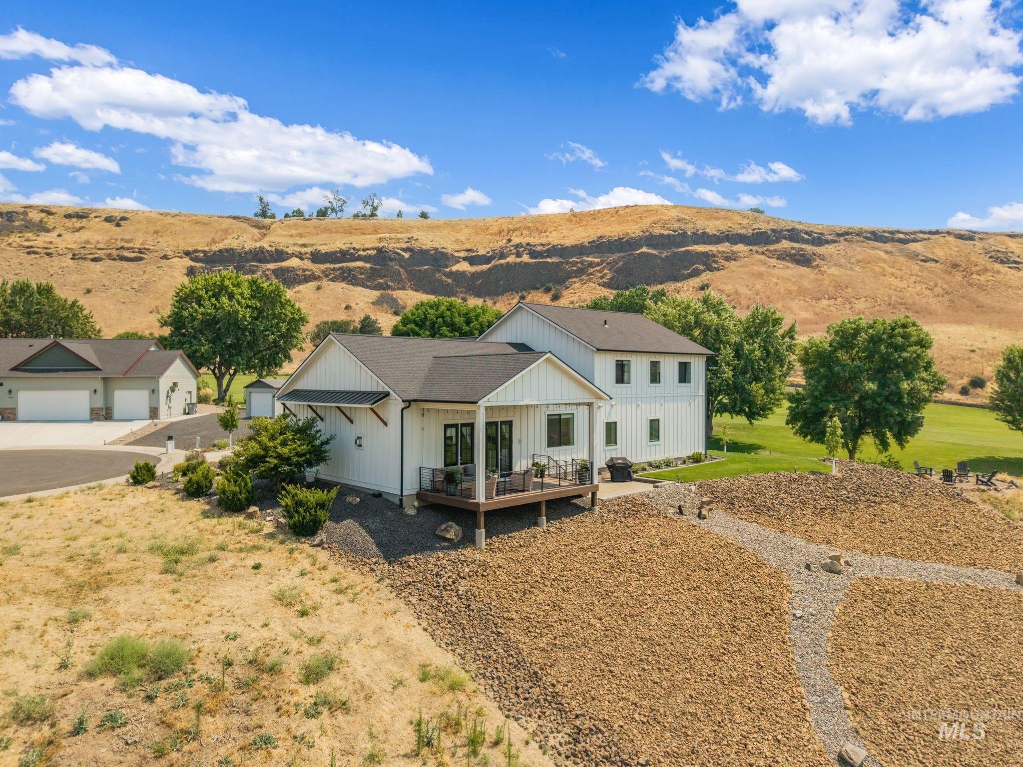 3986 Foothills Drive, Lewiston, Idaho 83501, 4 Bedrooms, 4 Bathrooms, Residential For Sale, Price $1,099,000, 98996344