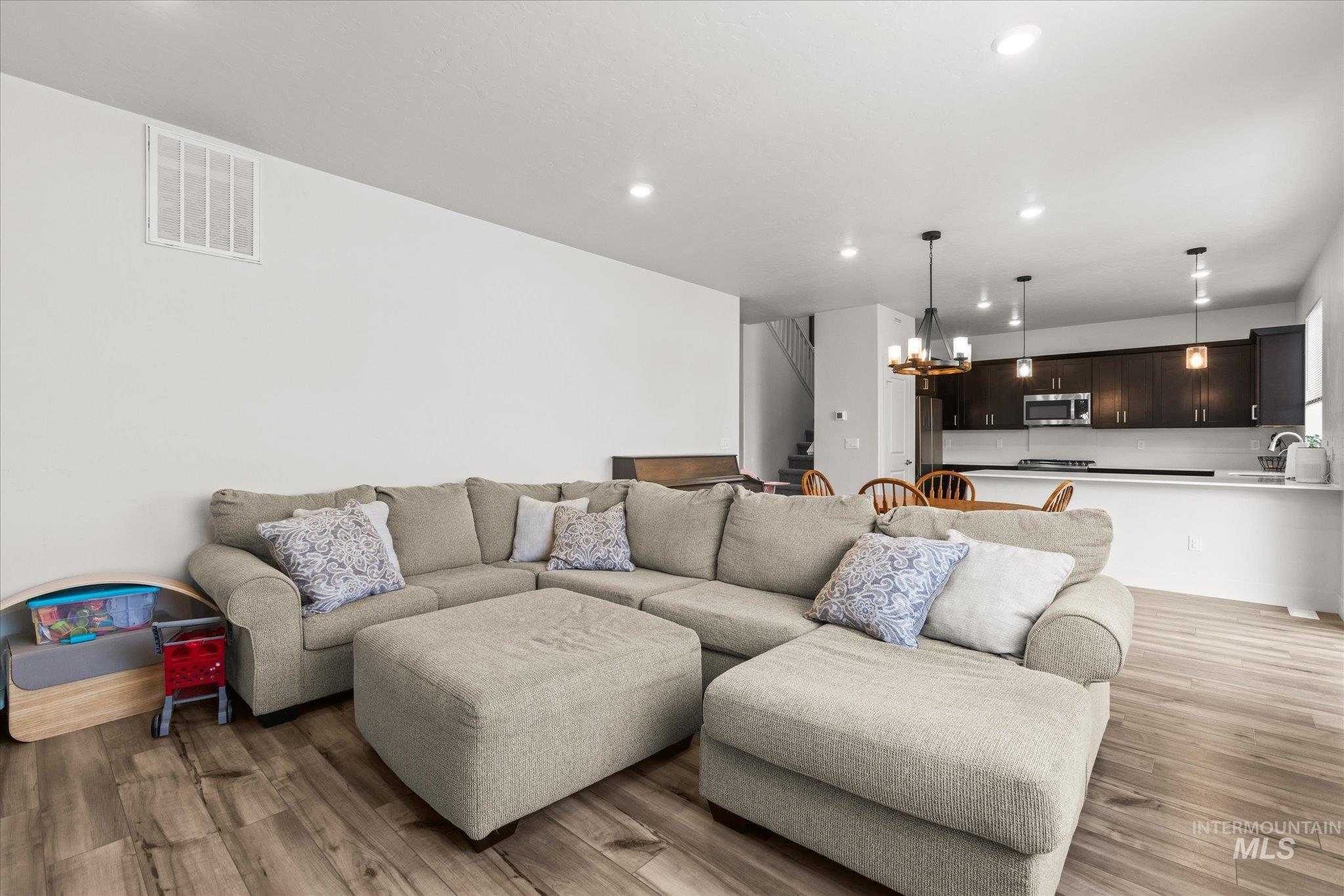 11330 Aspen Hill Dr, Caldwell, Idaho 83605, 4 Bedrooms, 3 Bathrooms, Residential For Sale, Price $488,500,MLS 98996345
