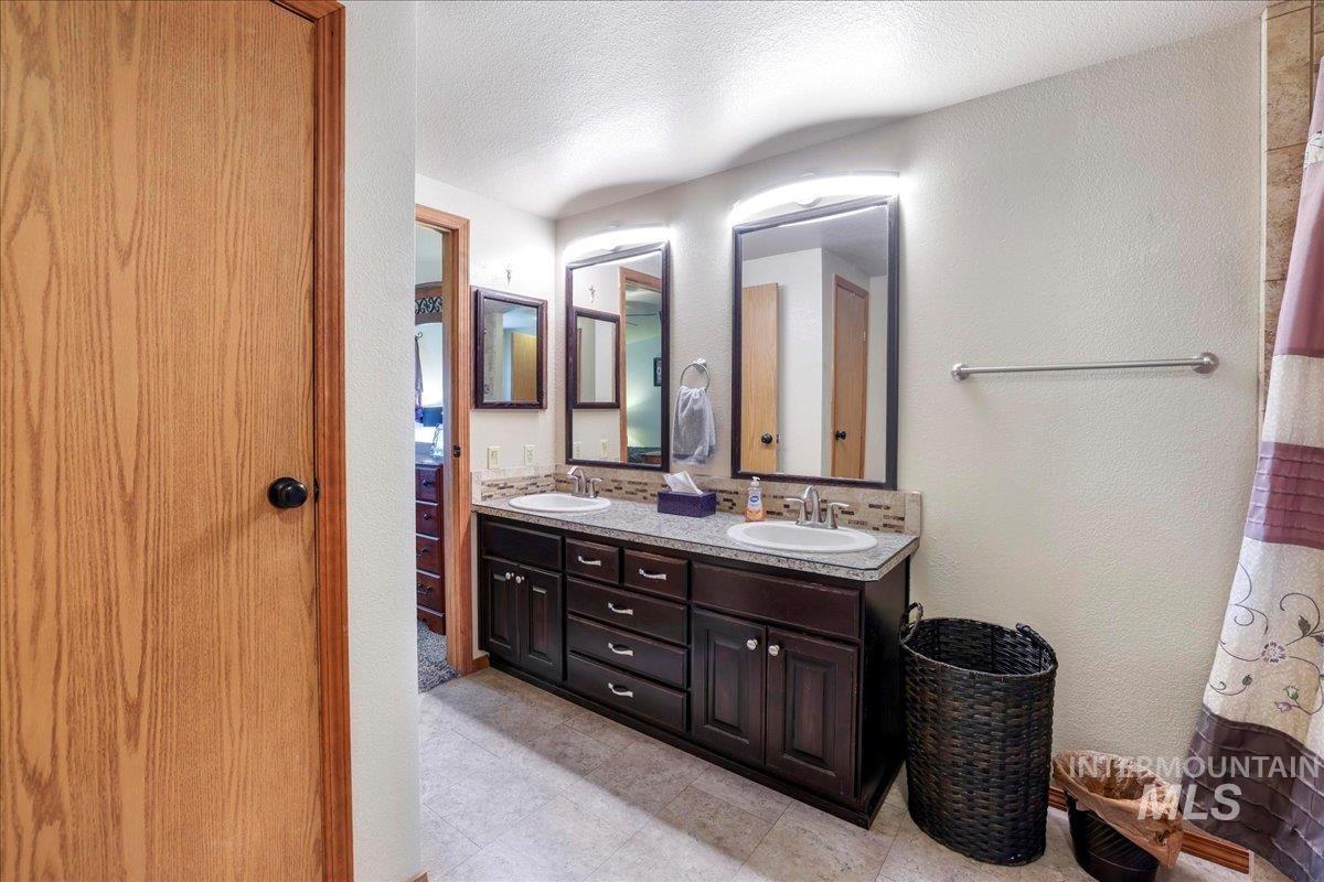 2225 E 1010 S, Hazelton, Idaho 83335, 5 Bedrooms, 2 Bathrooms, Residential For Sale, Price $399,000,MLS 98996347