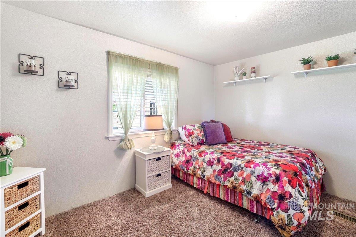 2225 E 1010 S, Hazelton, Idaho 83335, 5 Bedrooms, 2 Bathrooms, Residential For Sale, Price $399,000,MLS 98996347