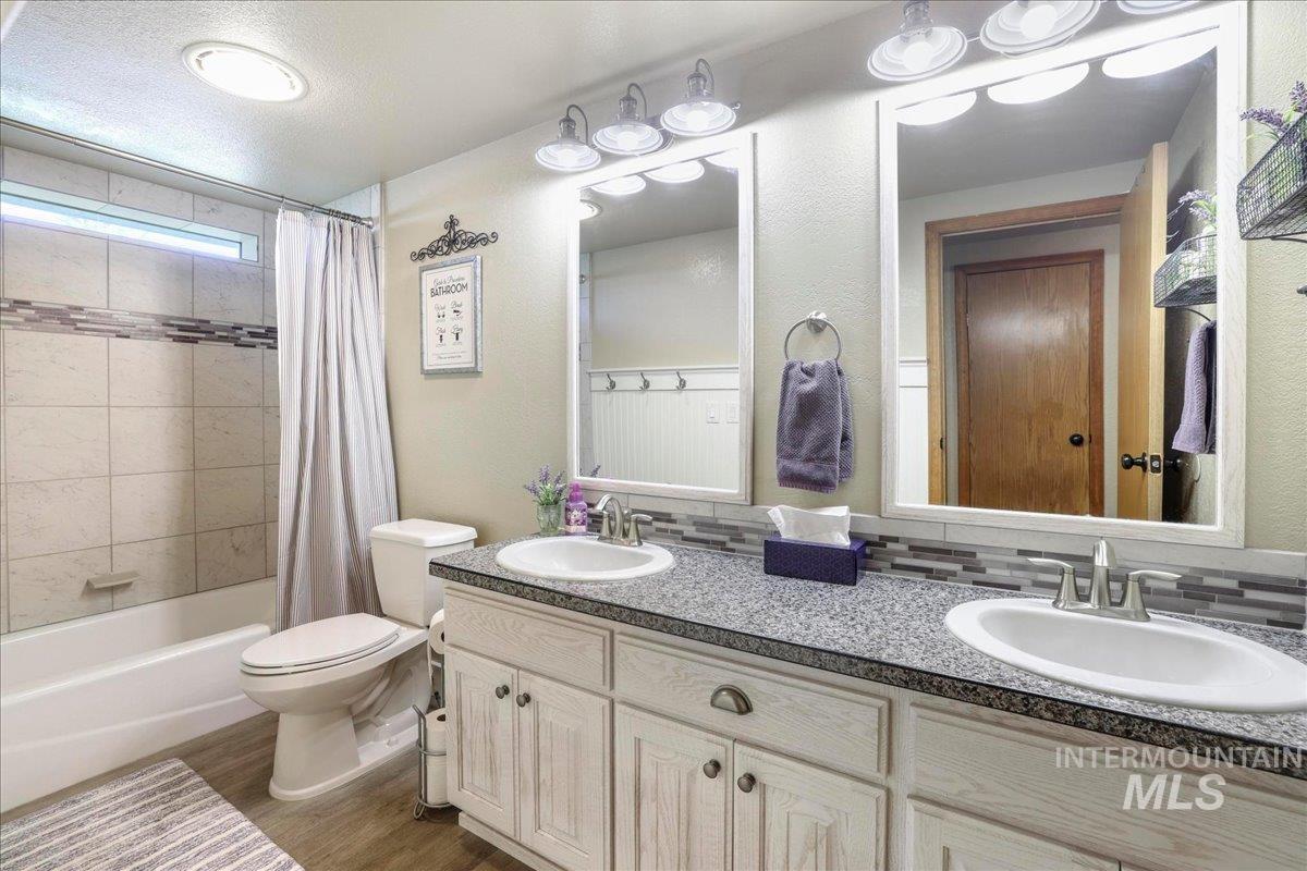 2225 E 1010 S, Hazelton, Idaho 83335, 5 Bedrooms, 2 Bathrooms, Residential For Sale, Price $399,000,MLS 98996347