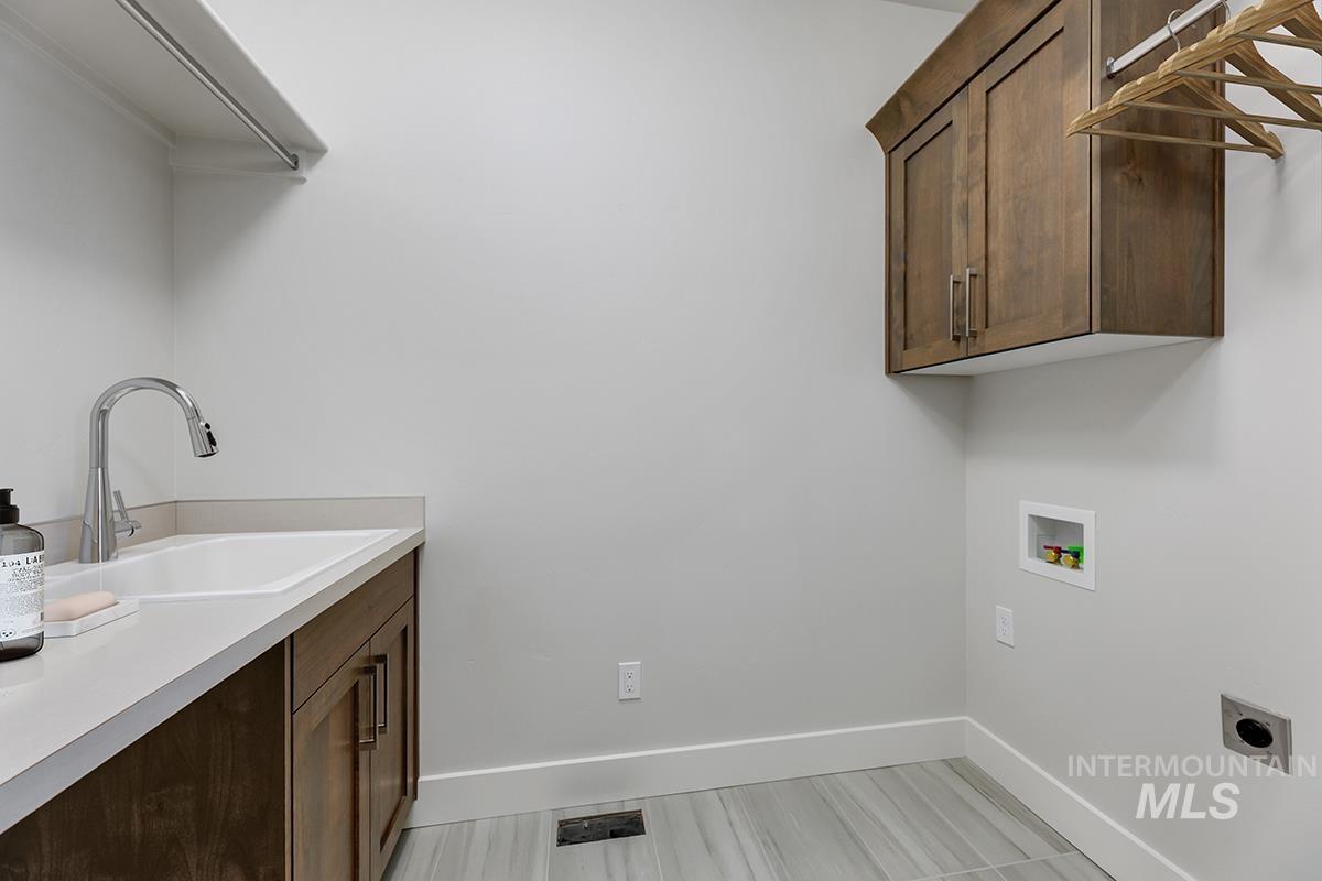 3535 E Englehart Drive, Meridian, Idaho 83642, 3 Bedrooms, 3 Bathrooms, Residential For Sale, Price $739,000, 98996348