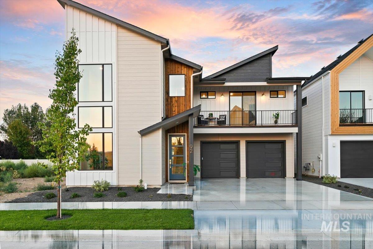 92 N Feather Reed Ave., Meridian, Idaho 83642, 3 Bedrooms, 2.5 Bathrooms, Residential For Sale, Price $609,900,MLS 98996350