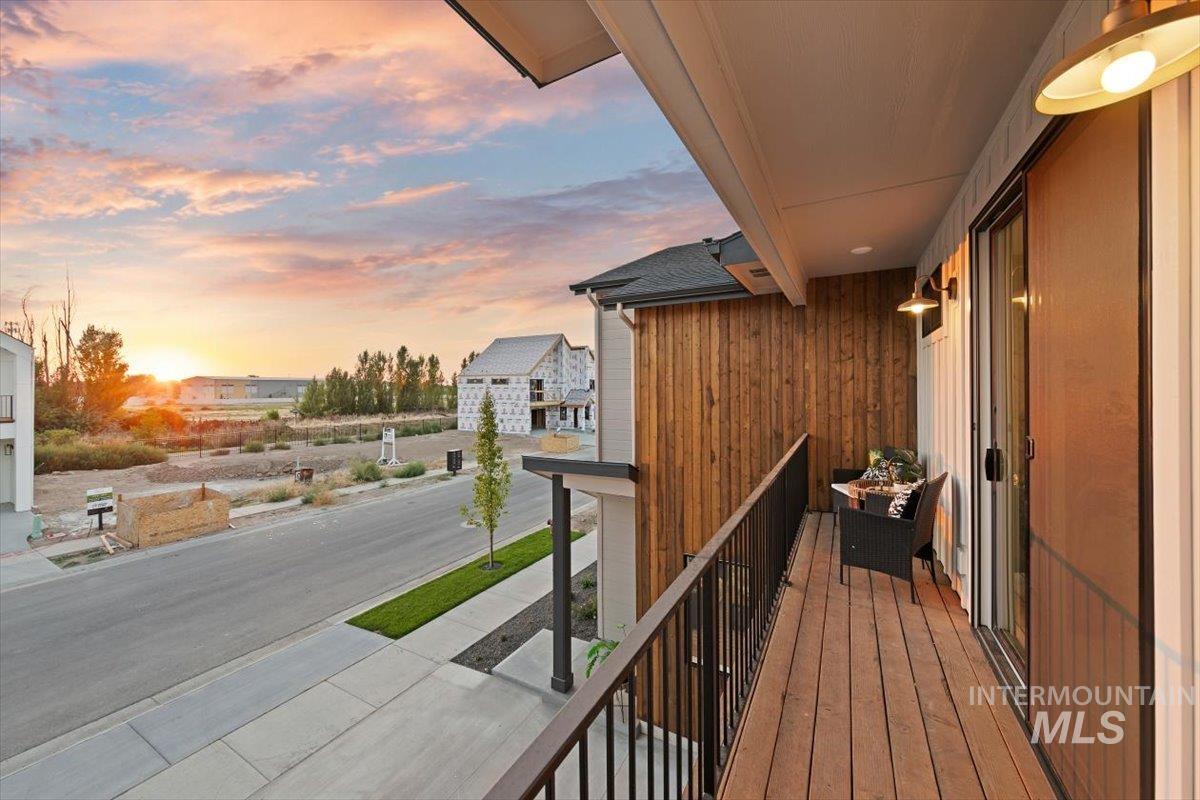 92 N Feather Reed Ave., Meridian, Idaho 83642, 3 Bedrooms, 2.5 Bathrooms, Residential For Sale, Price $609,900,MLS 98996350