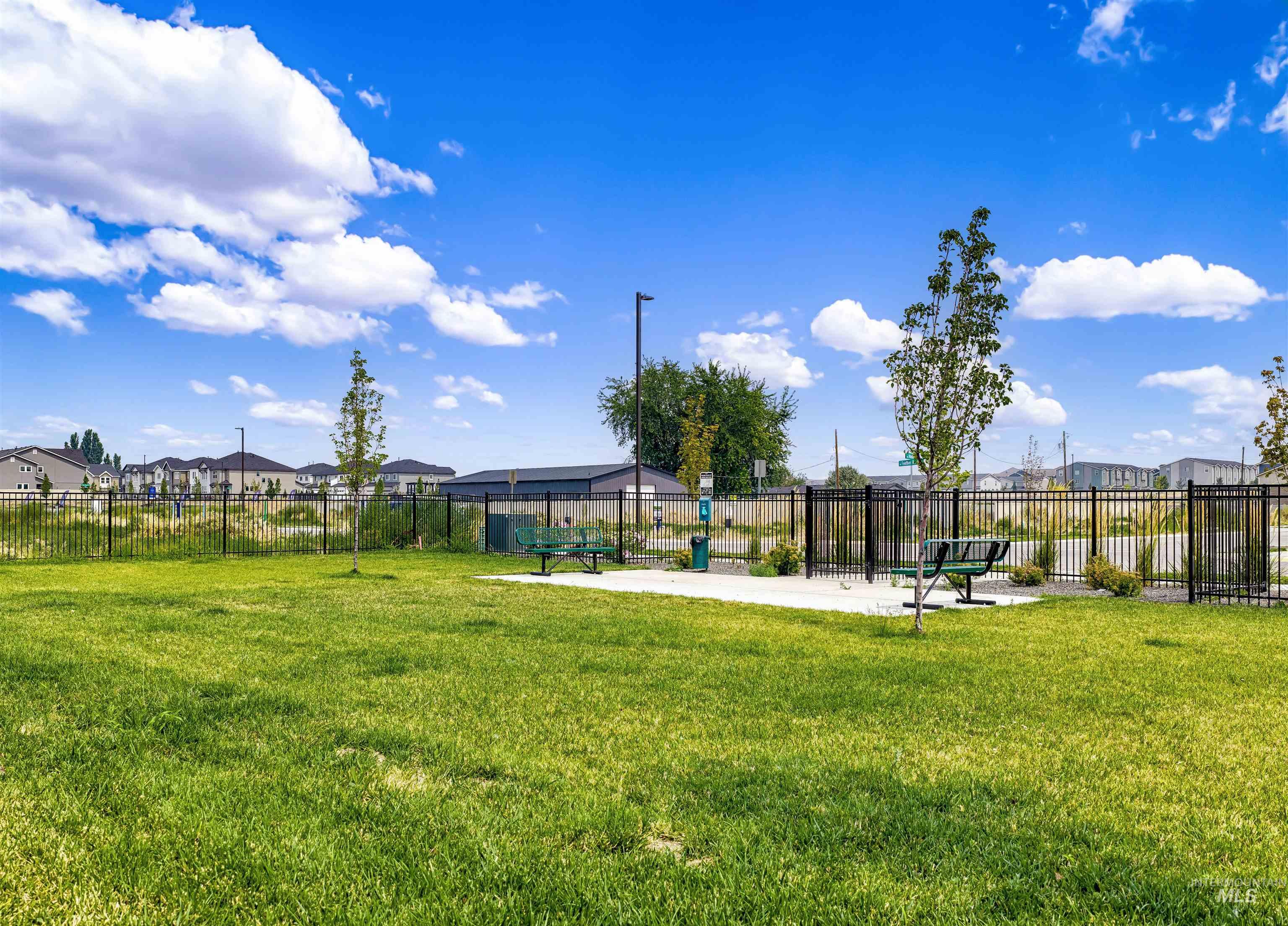 92 N Feather Reed Ave., Meridian, Idaho 83642, 3 Bedrooms, 2.5 Bathrooms, Residential For Sale, Price $609,900,MLS 98996350