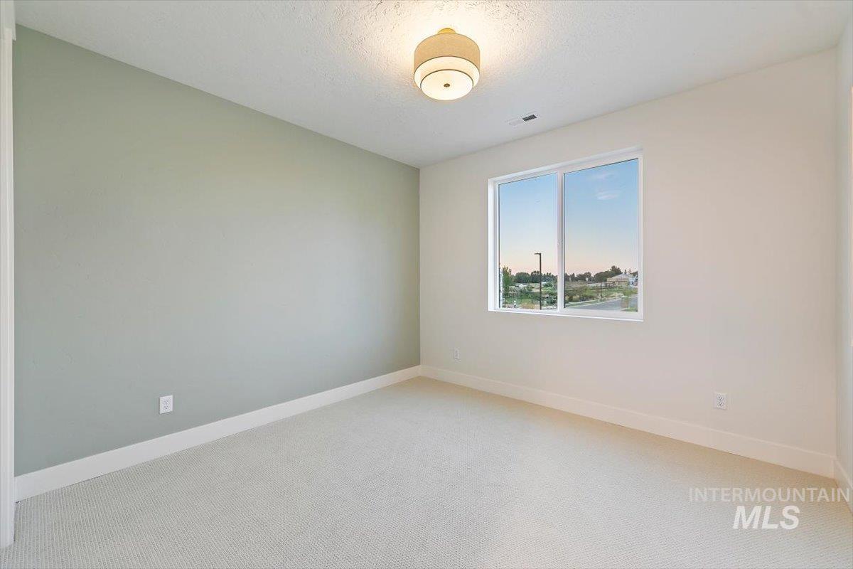 92 N Feather Reed Ave., Meridian, Idaho 83642, 3 Bedrooms, 2.5 Bathrooms, Residential For Sale, Price $609,900,MLS 98996350