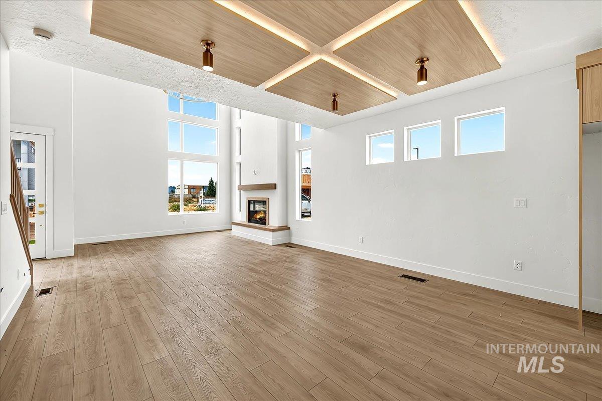 92 N Feather Reed Ave., Meridian, Idaho 83642, 3 Bedrooms, 2.5 Bathrooms, Residential For Sale, Price $609,900,MLS 98996350