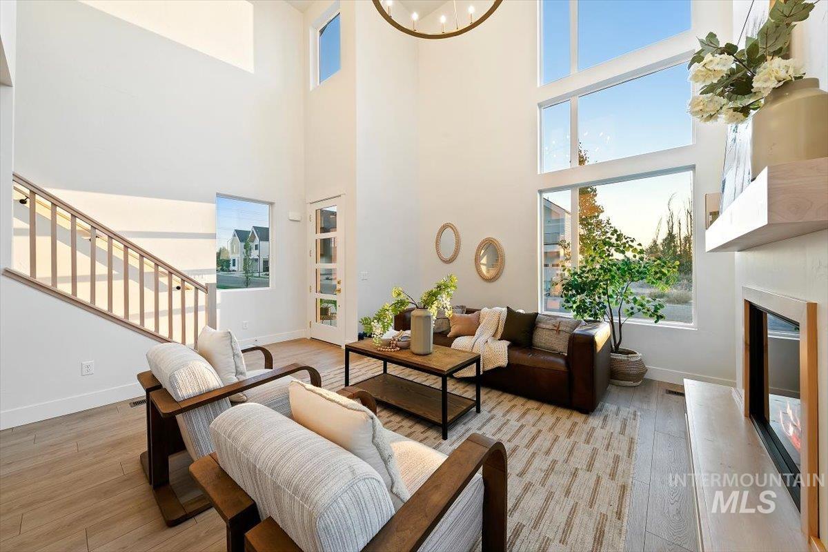 92 N Feather Reed Ave., Meridian, Idaho 83642, 3 Bedrooms, 2.5 Bathrooms, Residential For Sale, Price $609,900,MLS 98996350
