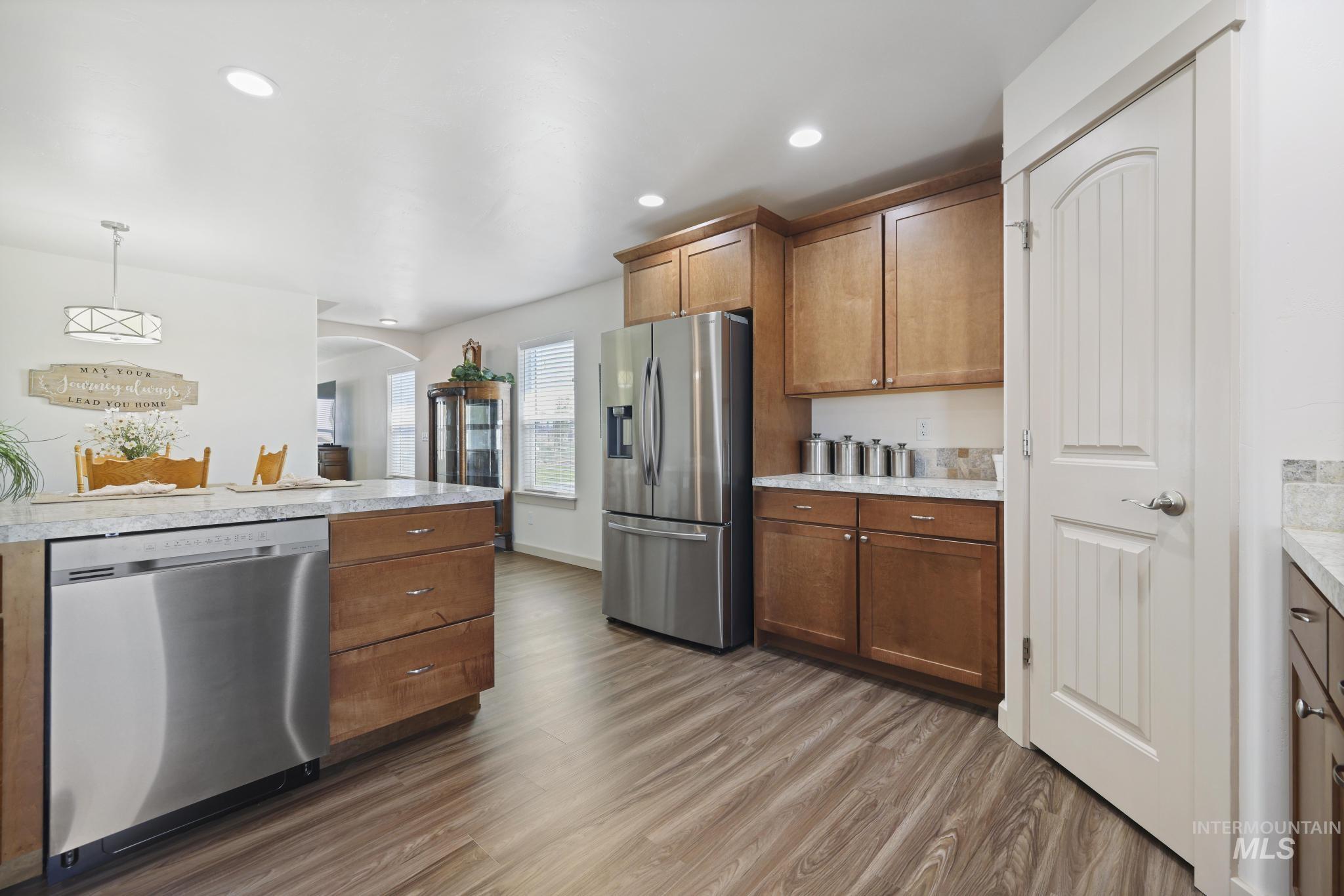 178 E Syringa Loop, Shoshone, Idaho 83352, 4 Bedrooms, 2.5 Bathrooms, Residential For Sale, Price $539,900,MLS 98996353