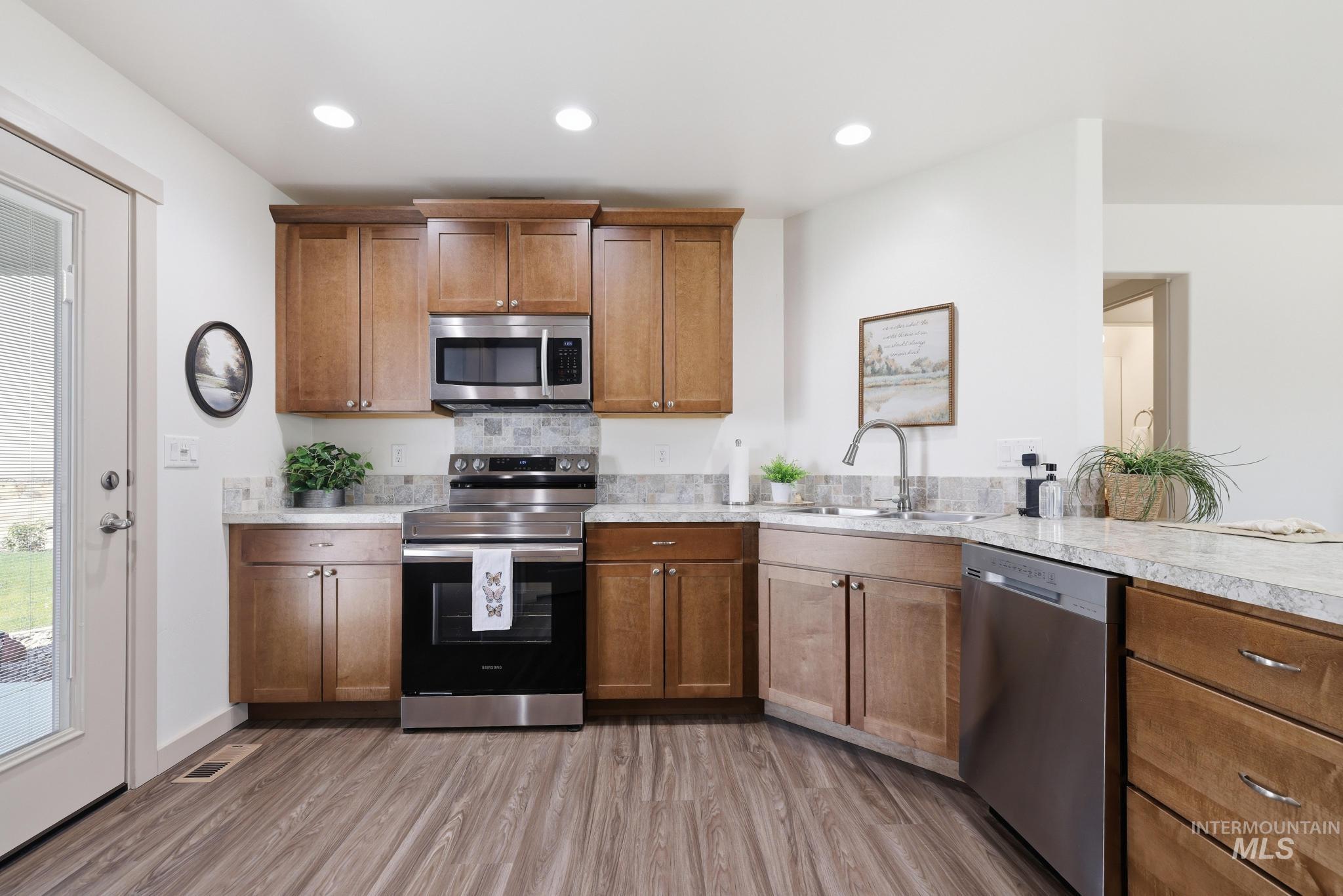 178 E Syringa Loop, Shoshone, Idaho 83352, 4 Bedrooms, 2.5 Bathrooms, Residential For Sale, Price $539,900,MLS 98996353