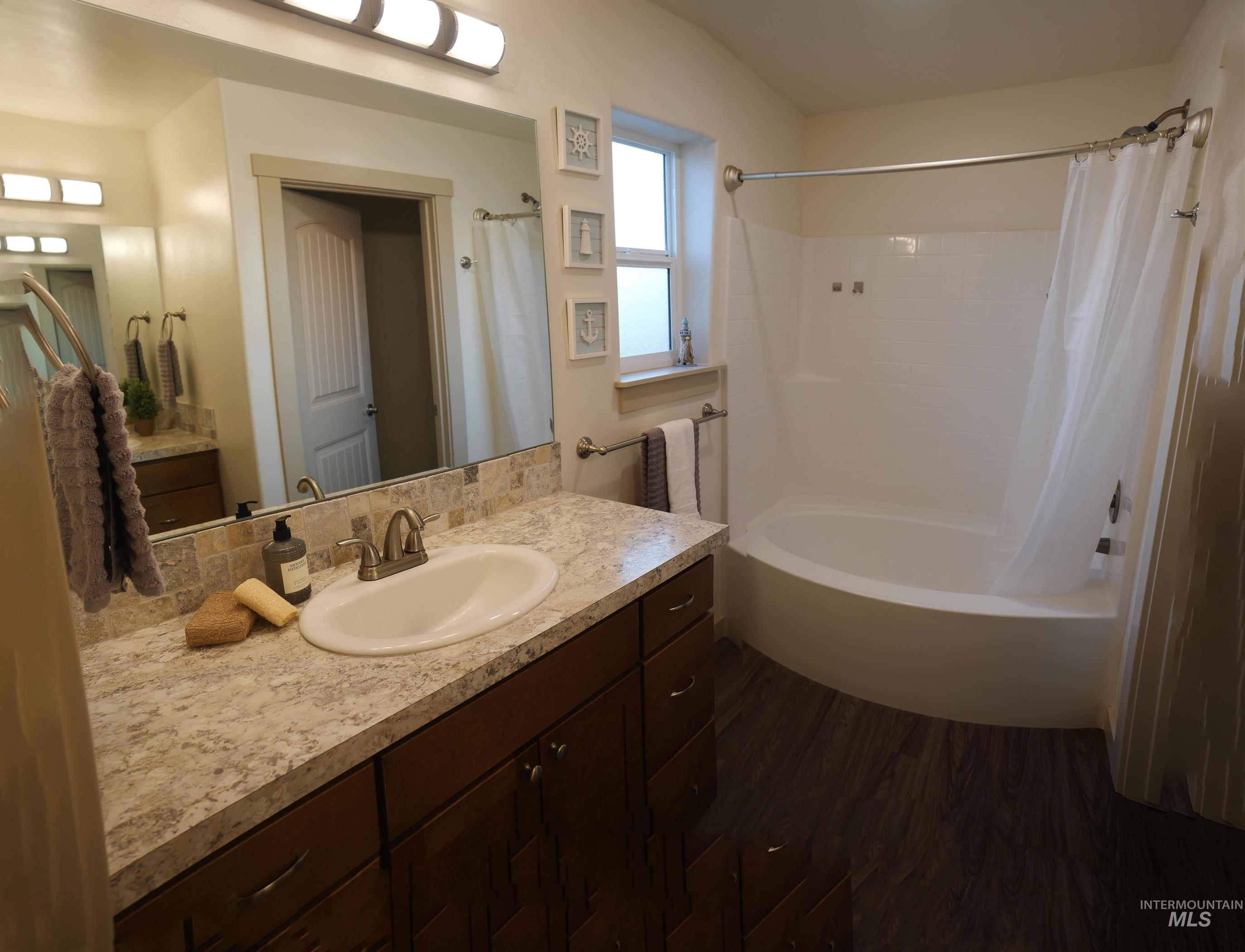 178 E Syringa Loop, Shoshone, Idaho 83352, 4 Bedrooms, 2.5 Bathrooms, Residential For Sale, Price $539,900,MLS 98996353
