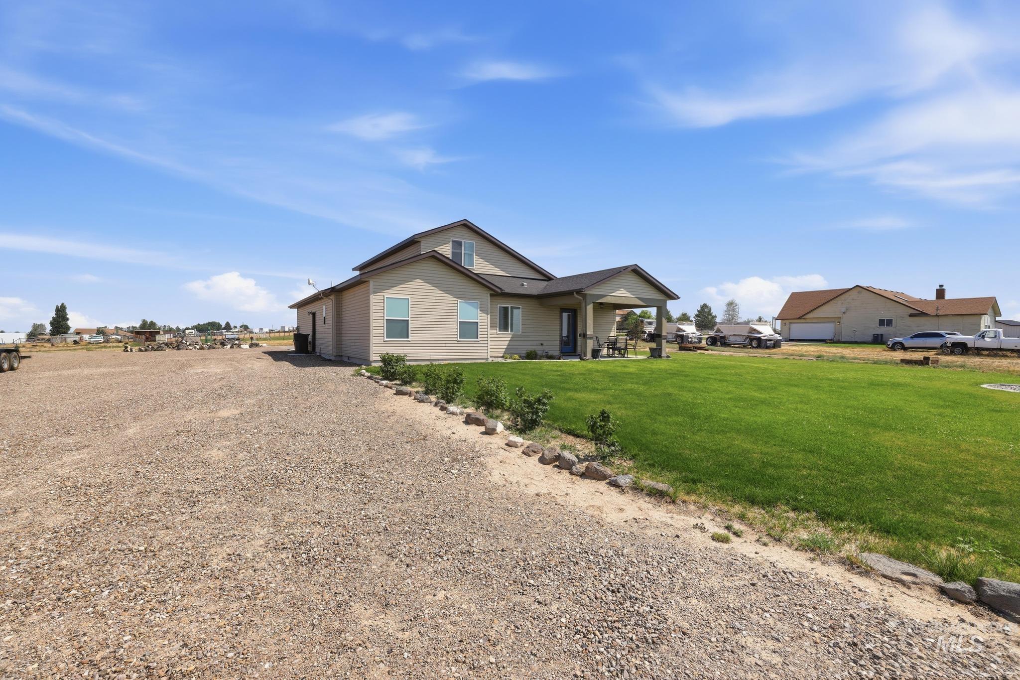 178 E Syringa Loop, Shoshone, Idaho 83352, 4 Bedrooms, 2.5 Bathrooms, Residential For Sale, Price $539,900,MLS 98996353