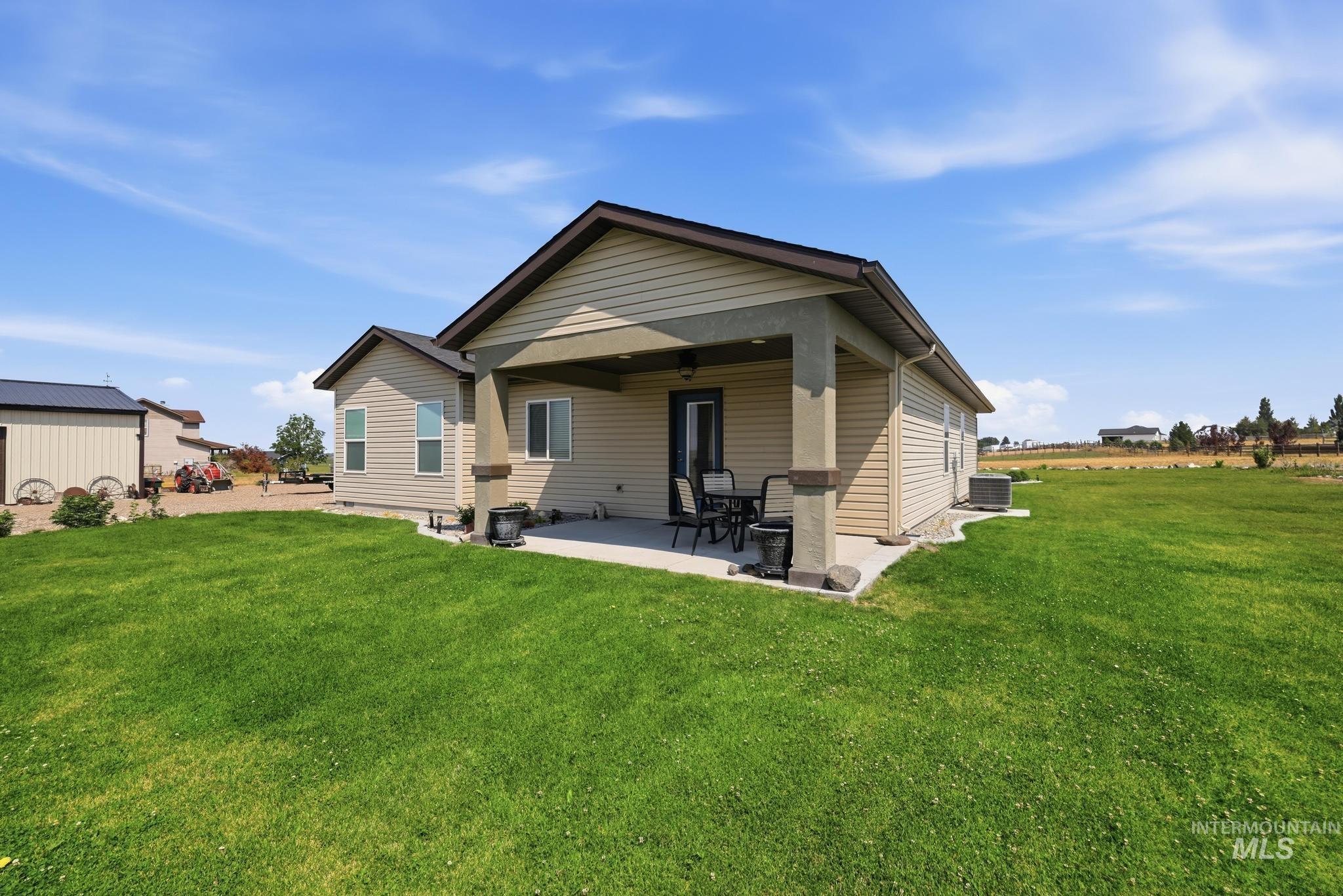 178 E Syringa Loop, Shoshone, Idaho 83352, 4 Bedrooms, 2.5 Bathrooms, Residential For Sale, Price $539,900,MLS 98996353