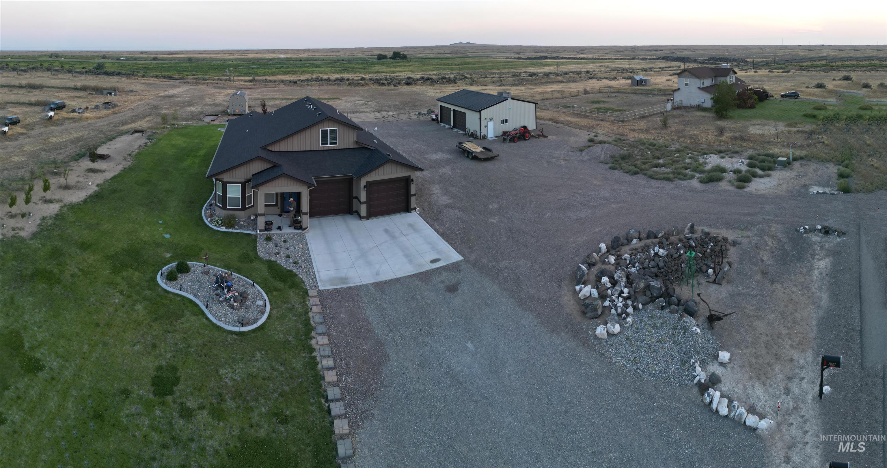 178 E Syringa Loop, Shoshone, Idaho 83352, 4 Bedrooms, 2.5 Bathrooms, Residential For Sale, Price $539,900,MLS 98996353