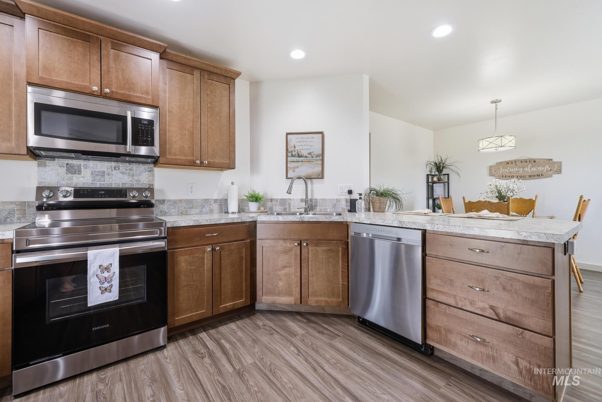 178 E Syringa Loop, Shoshone, Idaho 83352, 4 Bedrooms, 2.5 Bathrooms, Residential For Sale, Price $539,900,MLS 98996353