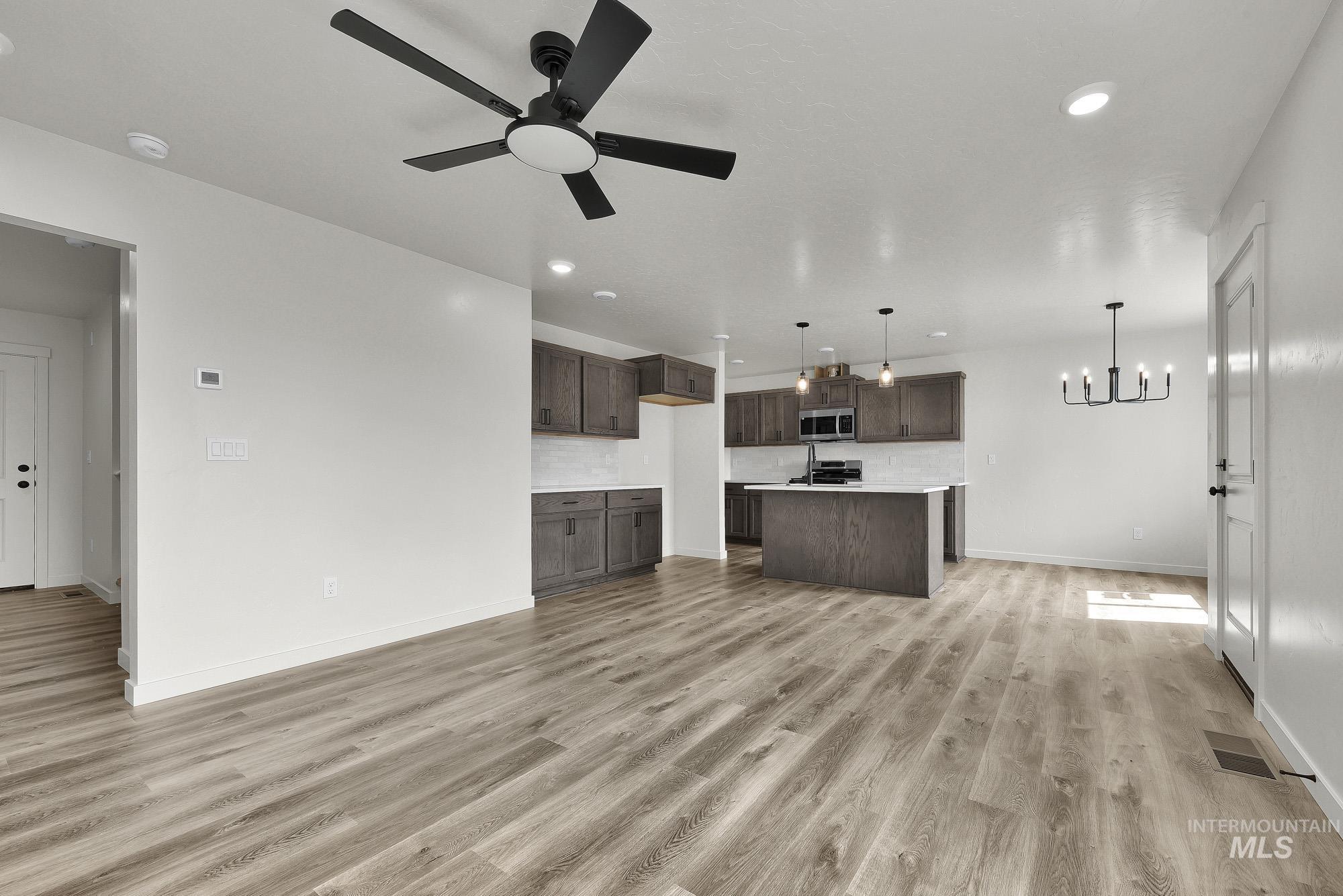 375 N 18th, Payette, Idaho 83661, 3 Bedrooms, 2.5 Bathrooms, Residential For Sale, Price $315,000,MLS 98996356