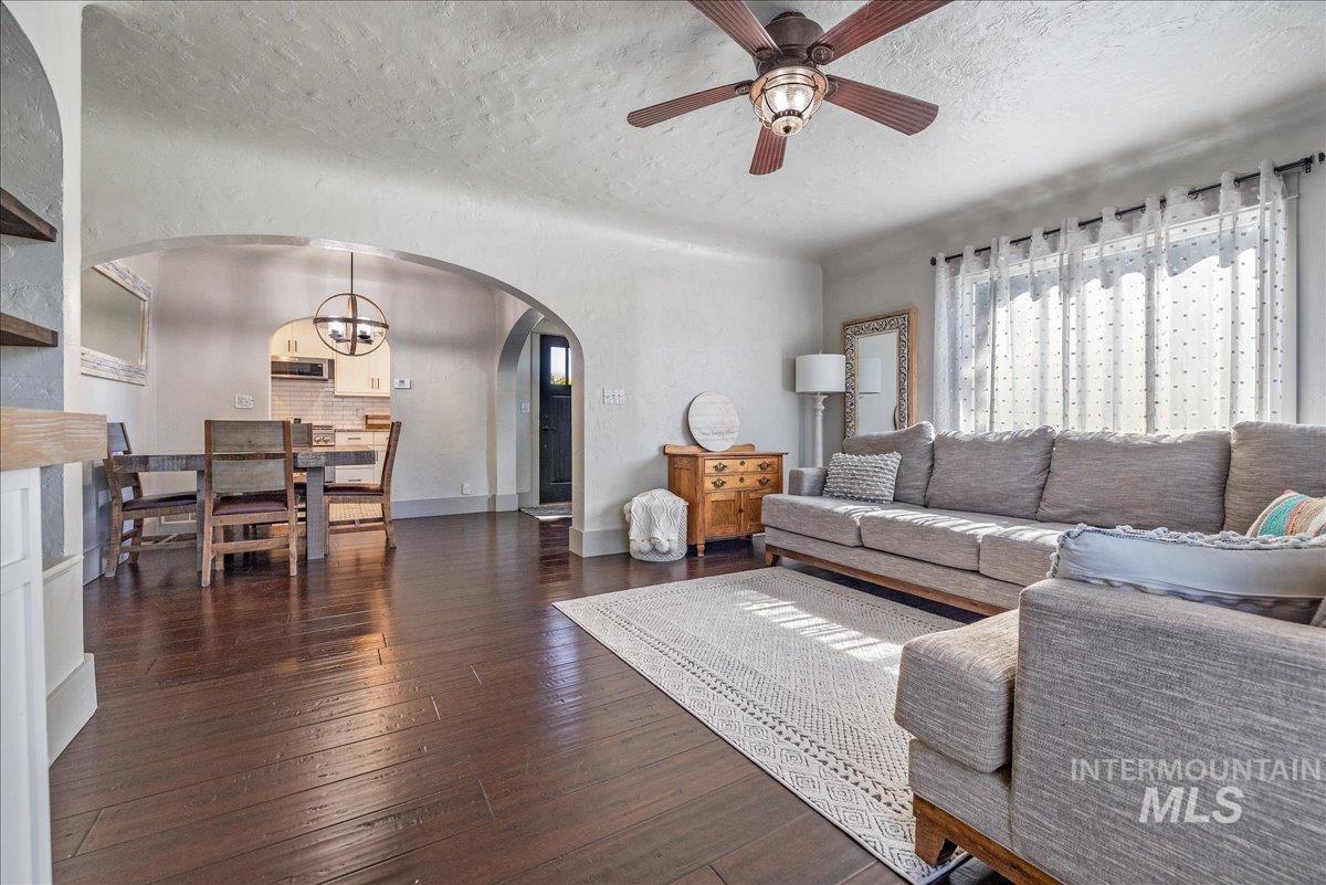951 S Powerline, Nampa, Idaho 83686, 1 Bedroom, 1 Bathroom, Residential For Sale, Price $405,000,MLS 98996357
