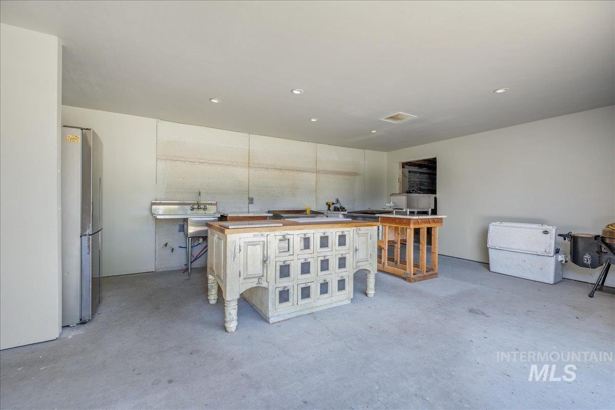 951 S Powerline, Nampa, Idaho 83686, 1 Bedroom, 1 Bathroom, Residential For Sale, Price $405,000,MLS 98996357