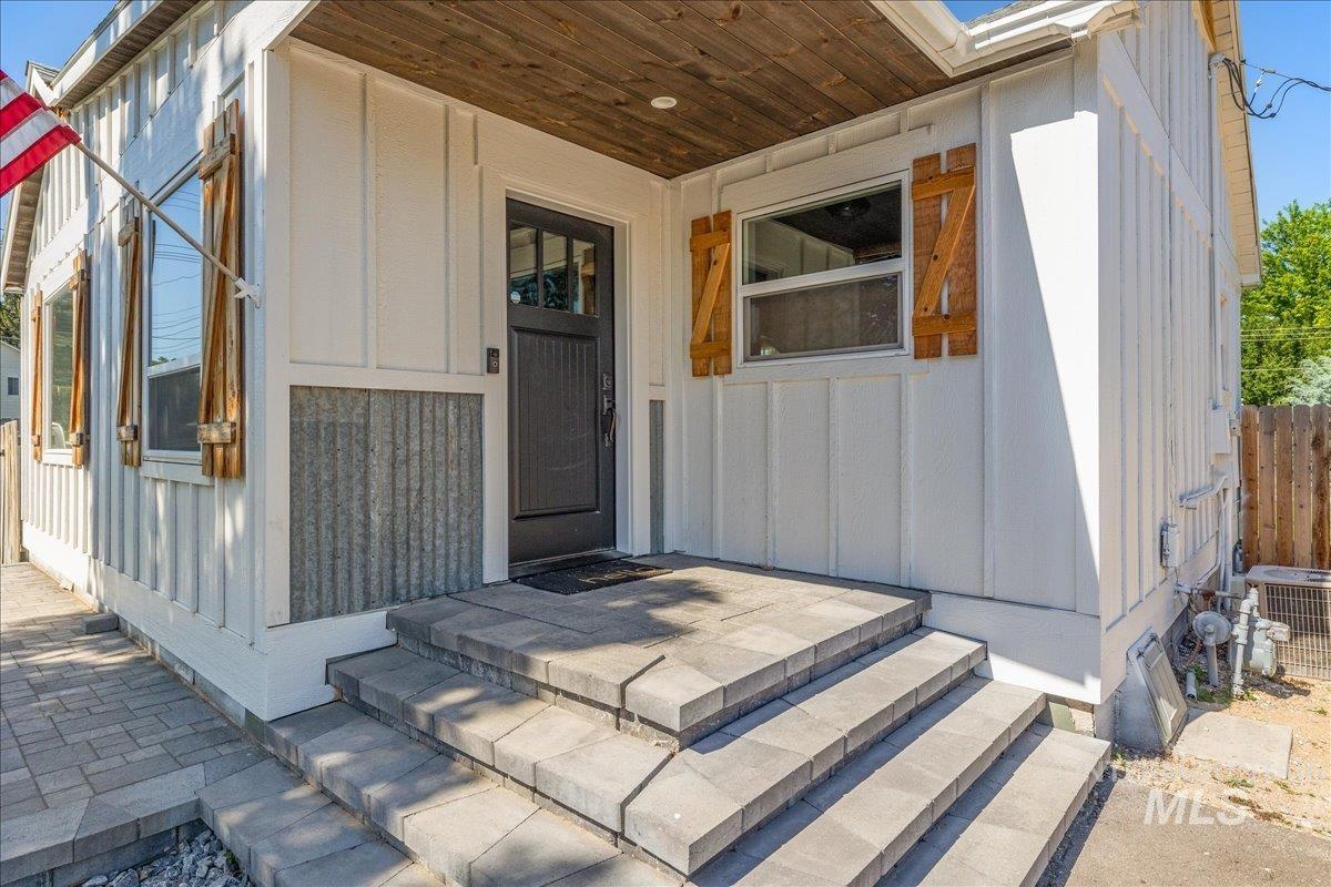951 S Powerline, Nampa, Idaho 83686, 1 Bedroom, 1 Bathroom, Residential For Sale, Price $405,000,MLS 98996357