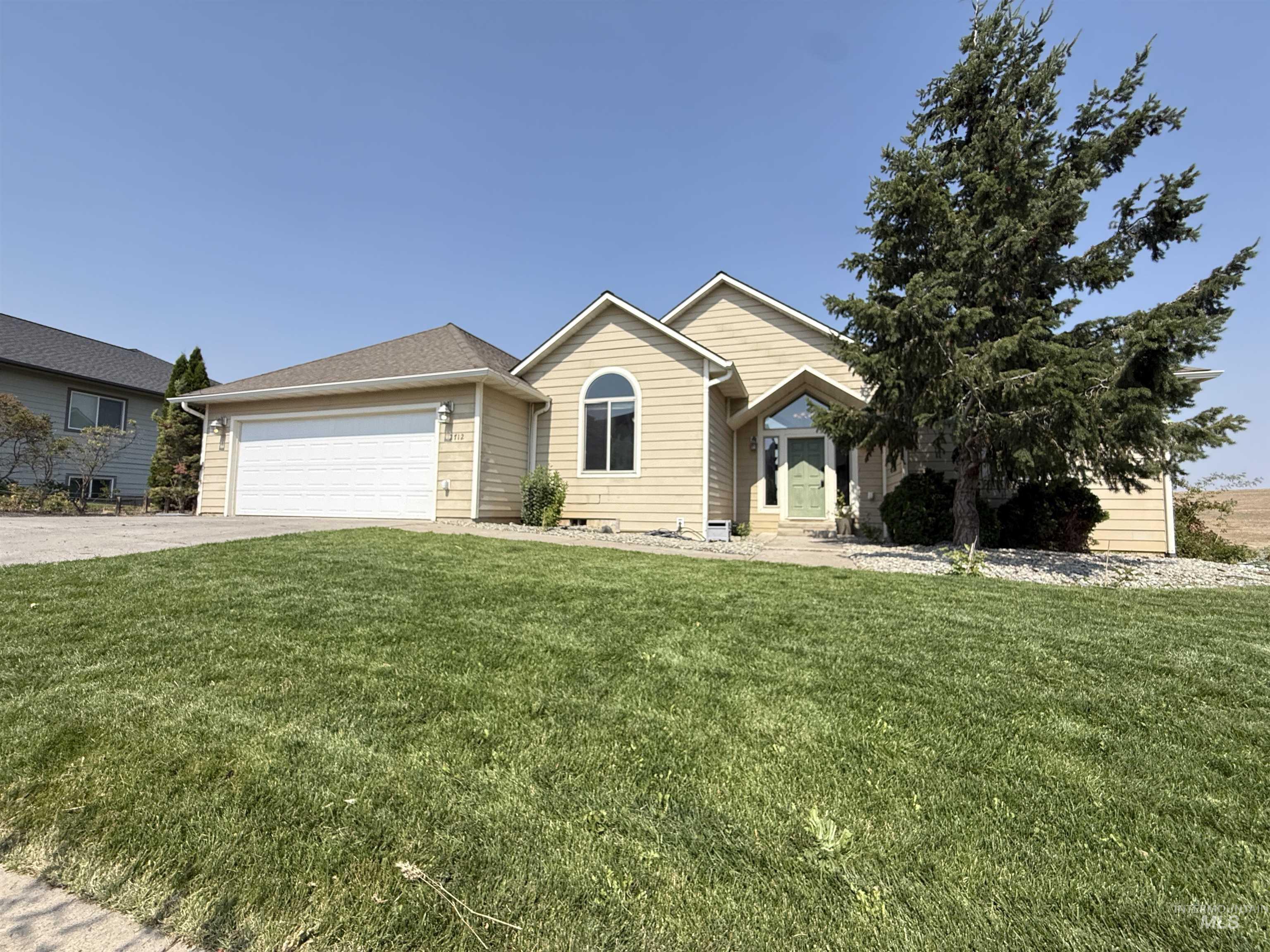 2712 Itani Drive, Moscow, Idaho 83843, 4 Bedrooms, 3 Bathrooms, Residential For Sale, Price $695,000, 98996358