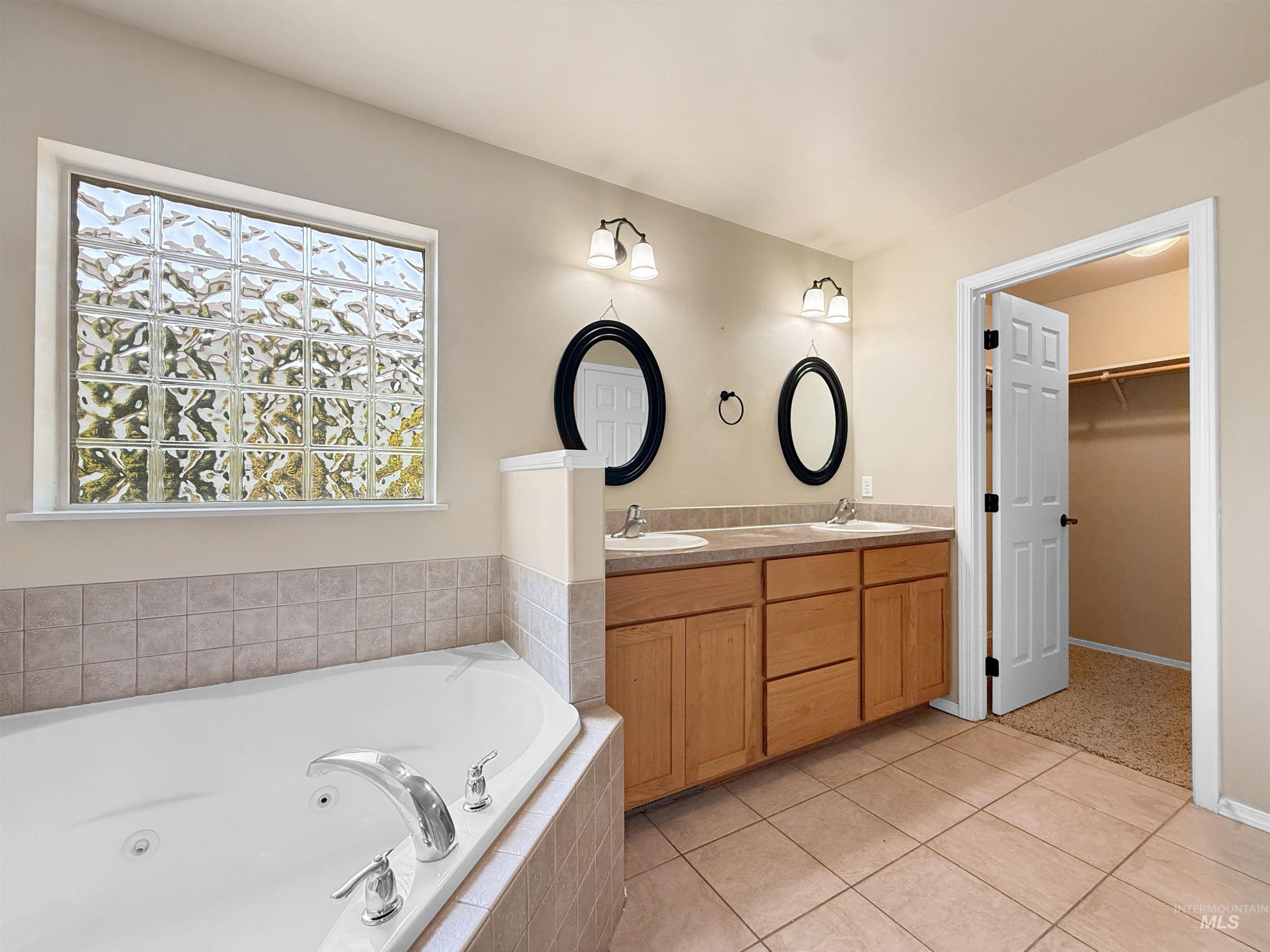2712 Itani Drive, Moscow, Idaho 83843, 4 Bedrooms, 3 Bathrooms, Residential For Sale, Price $695,000, 98996358