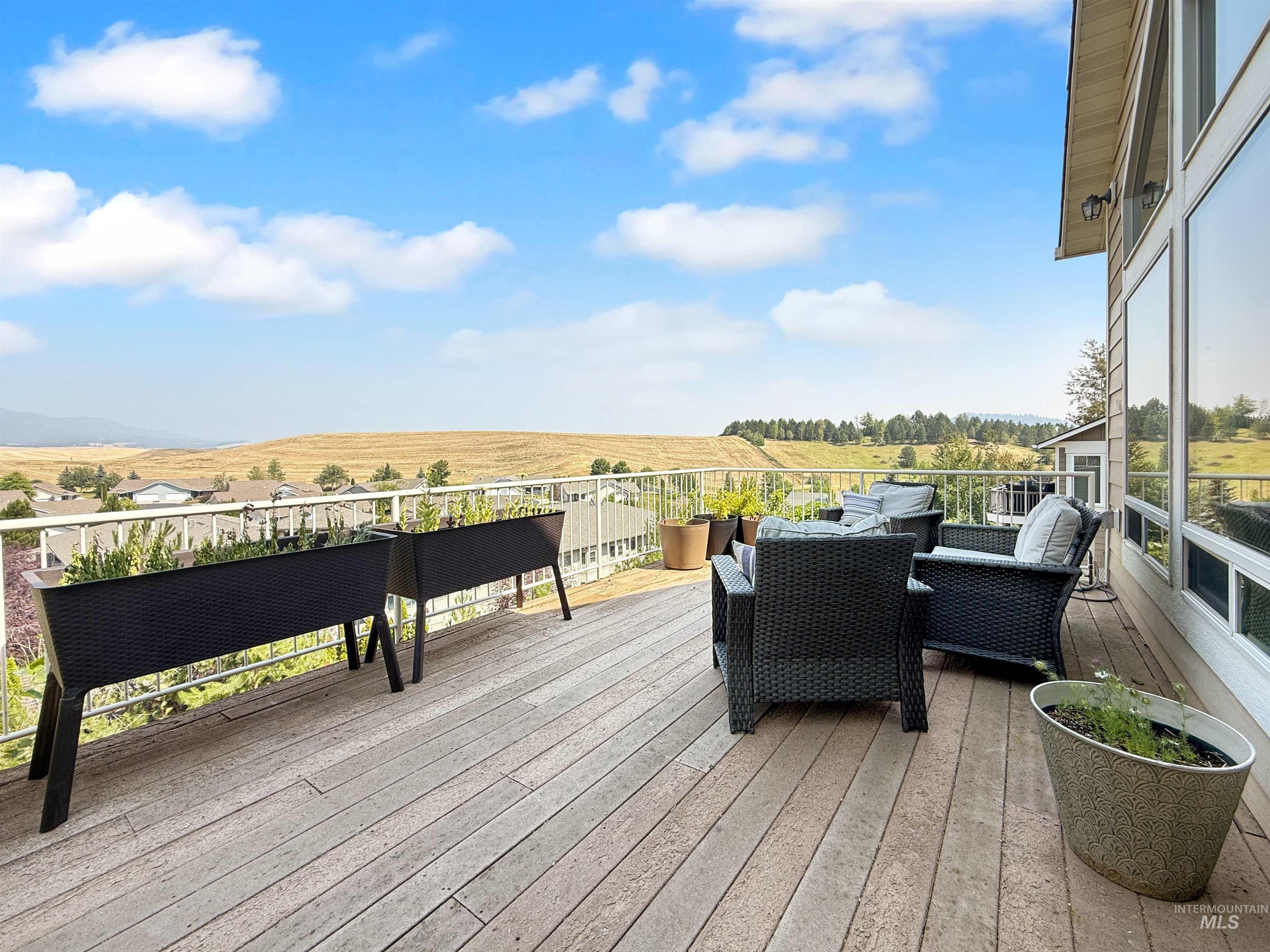 2712 Itani Drive, Moscow, Idaho 83843, 4 Bedrooms, 3 Bathrooms, Residential For Sale, Price $695,000, 98996358
