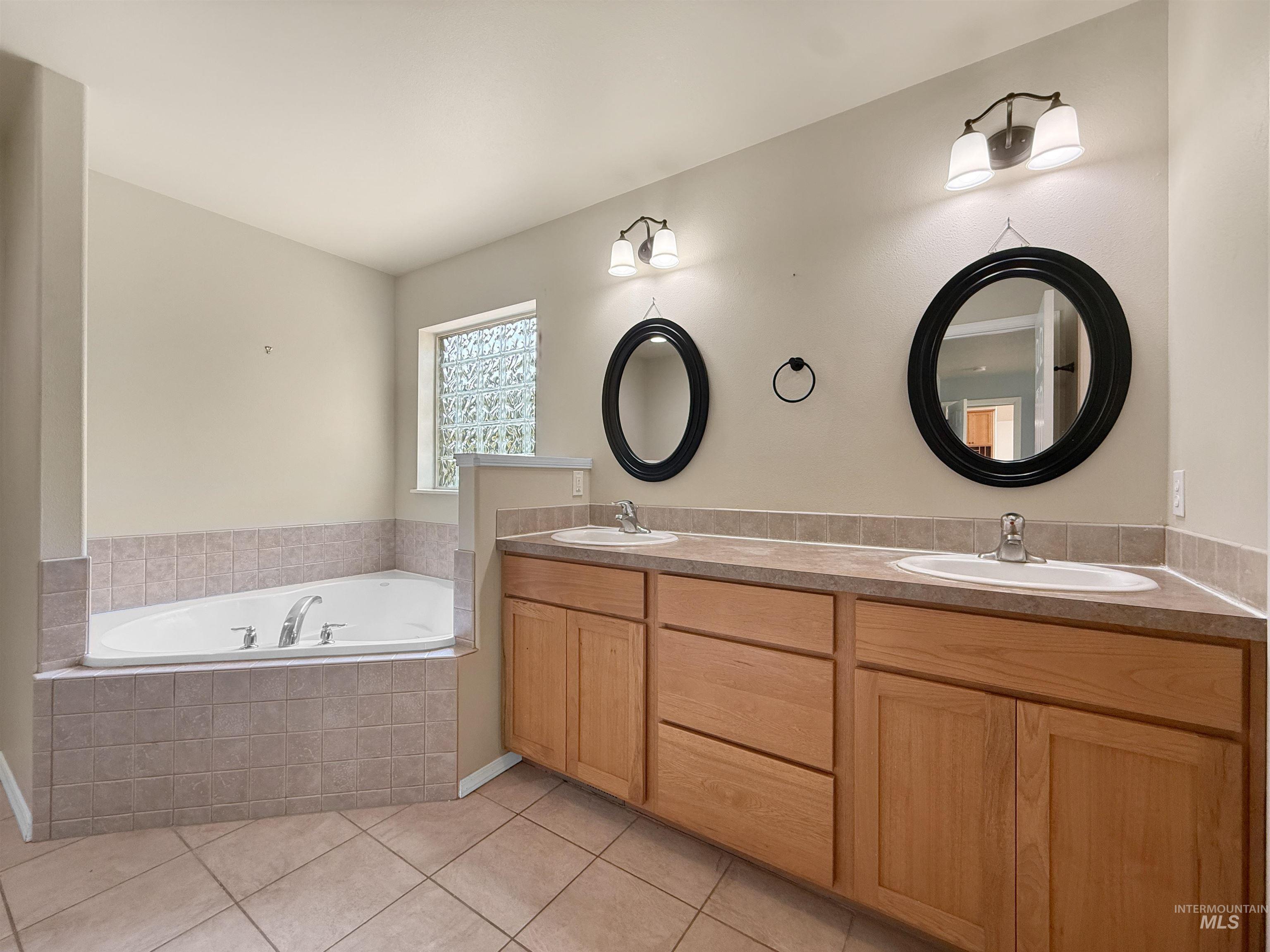 2712 Itani Drive, Moscow, Idaho 83843, 4 Bedrooms, 3 Bathrooms, Residential For Sale, Price $695,000, 98996358