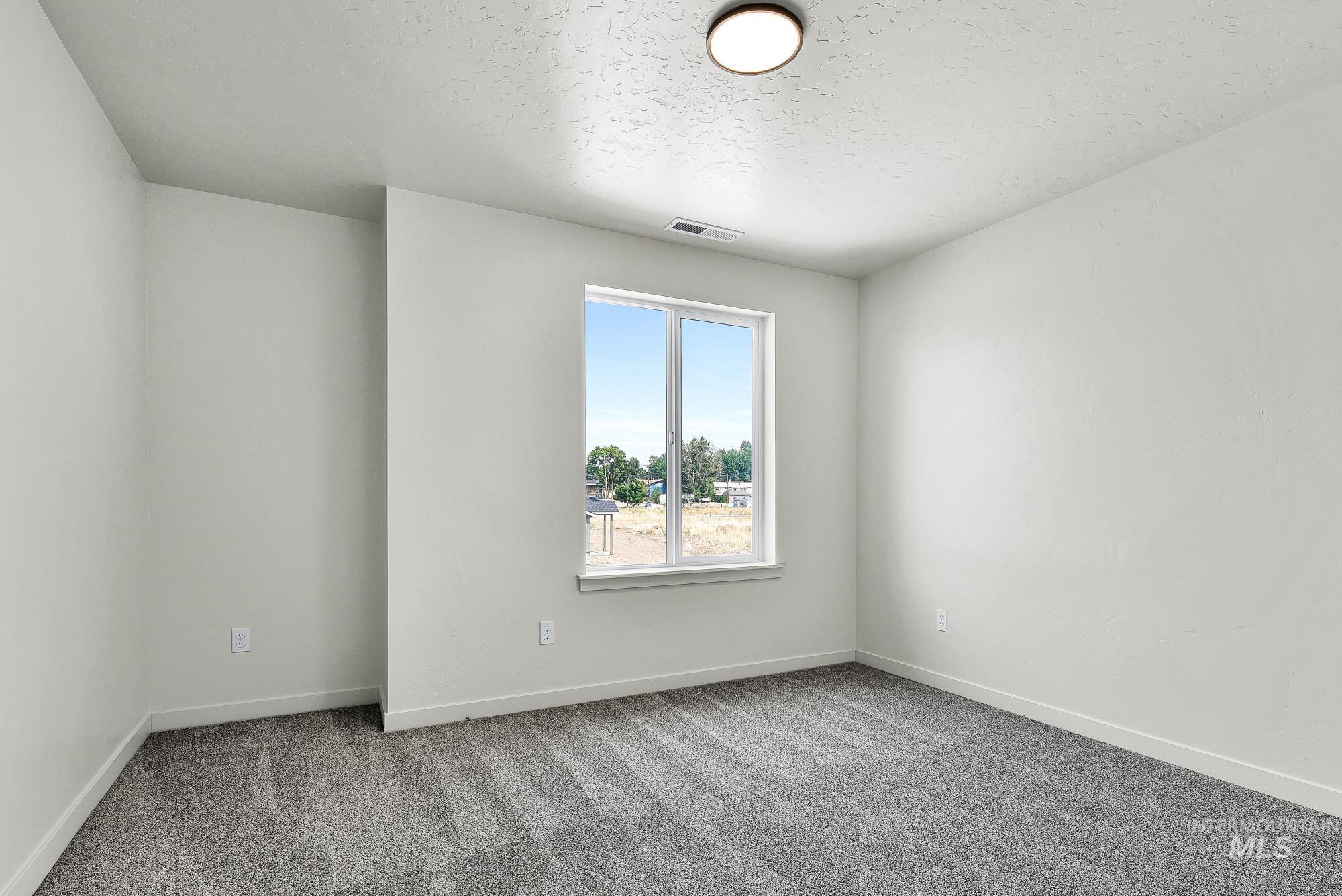 365 N 18th, Payette, Idaho 83661, 3 Bedrooms, 2.5 Bathrooms, Residential For Sale, Price $315,000,MLS 98996359