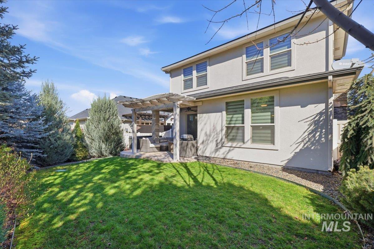 163 W Floating Feather Rd, Eagle, Idaho 83616, 3 Bedrooms, 2.5 Bathrooms, Residential For Sale, Price $619,900, 98996360