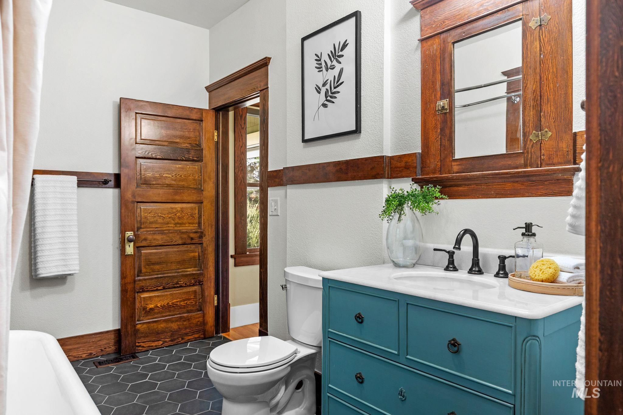 1615 N 25th Street, Boise, Idaho 83702, 2 Bedrooms, 2 Bathrooms, Residential For Sale, Price $899,900, 98996365
