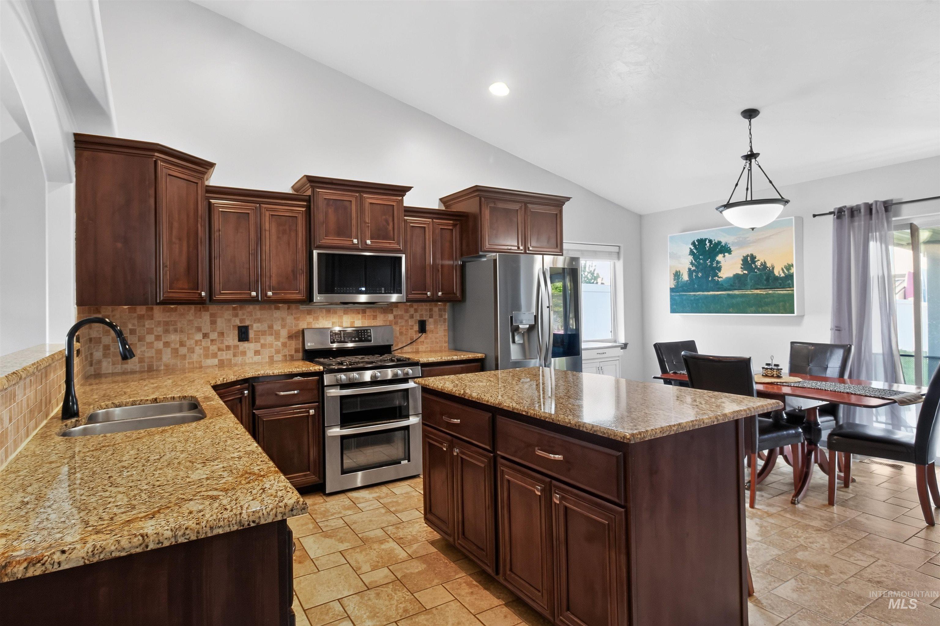 531 Clinton Dr., Twin Falls, Idaho 83301, 4 Bedrooms, 3 Bathrooms, Residential For Sale, Price $445,000, 98996369