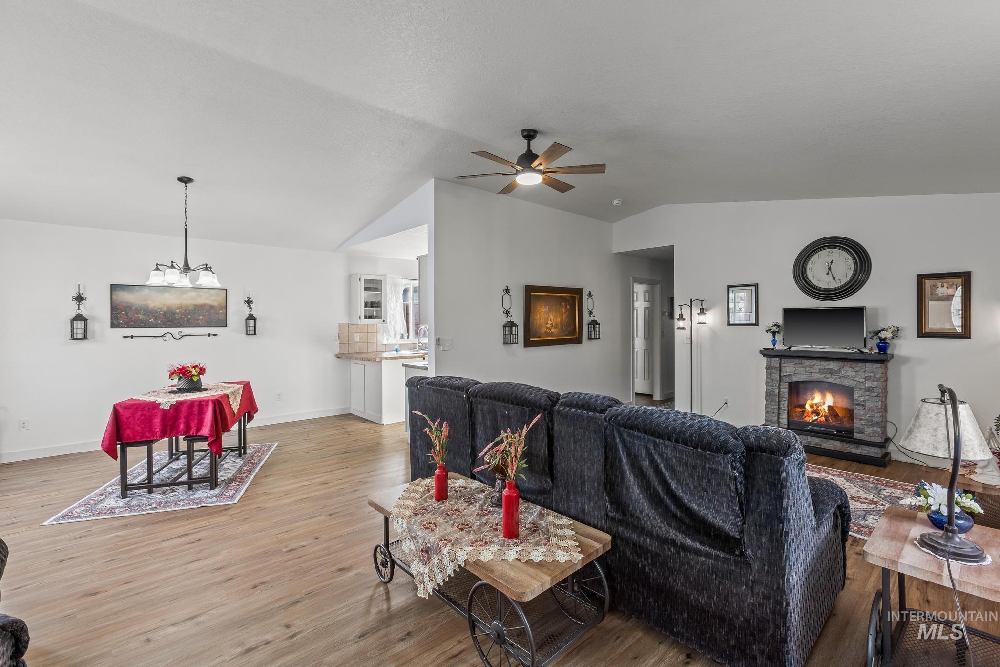 1100 Burnett Dr, Nampa, Idaho 83651, 2 Bedrooms, 2 Bathrooms, Residential For Sale, Price $280,000, 98996371